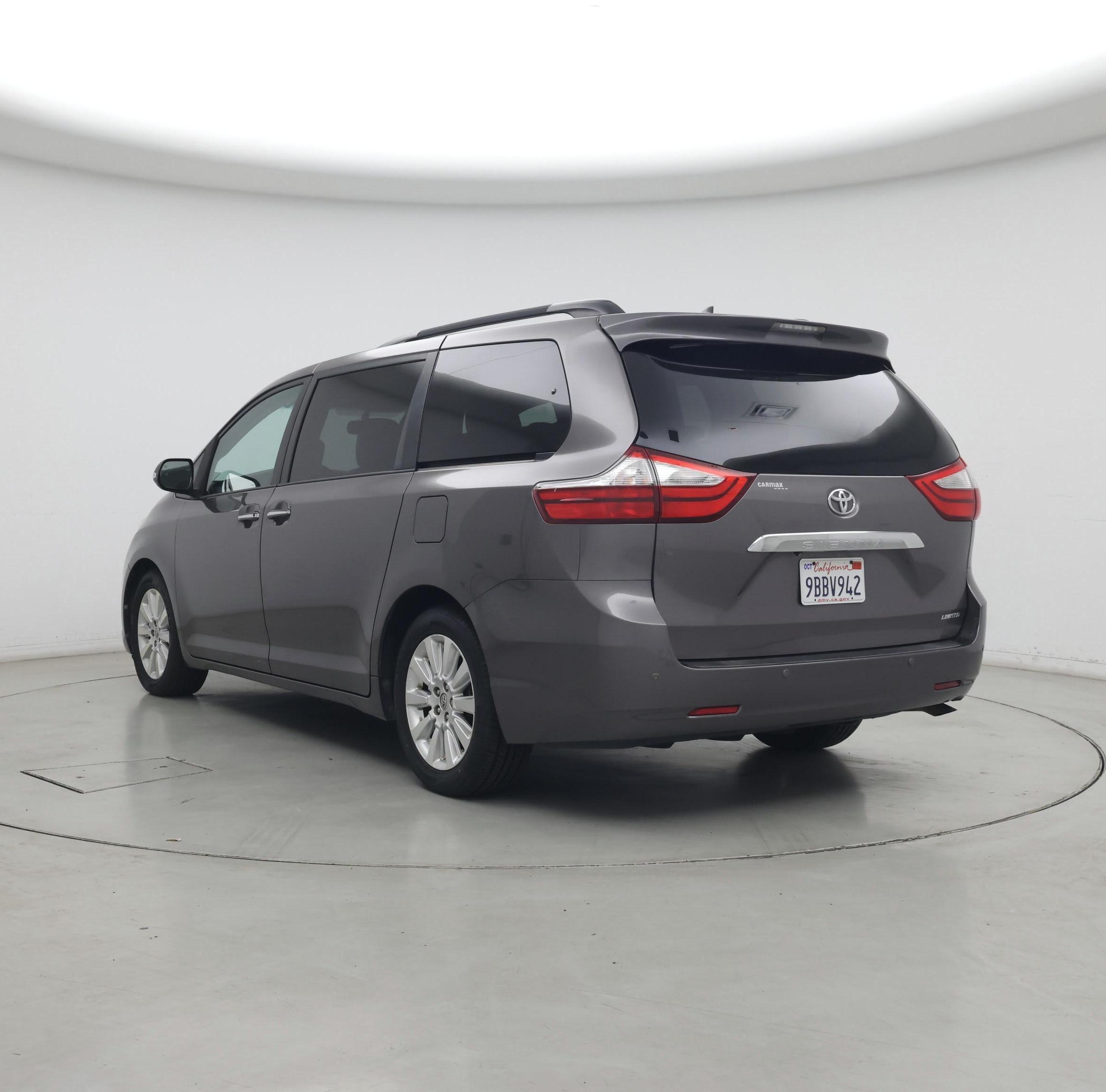 Thumbnail: 2015 Toyota Sienna - 2