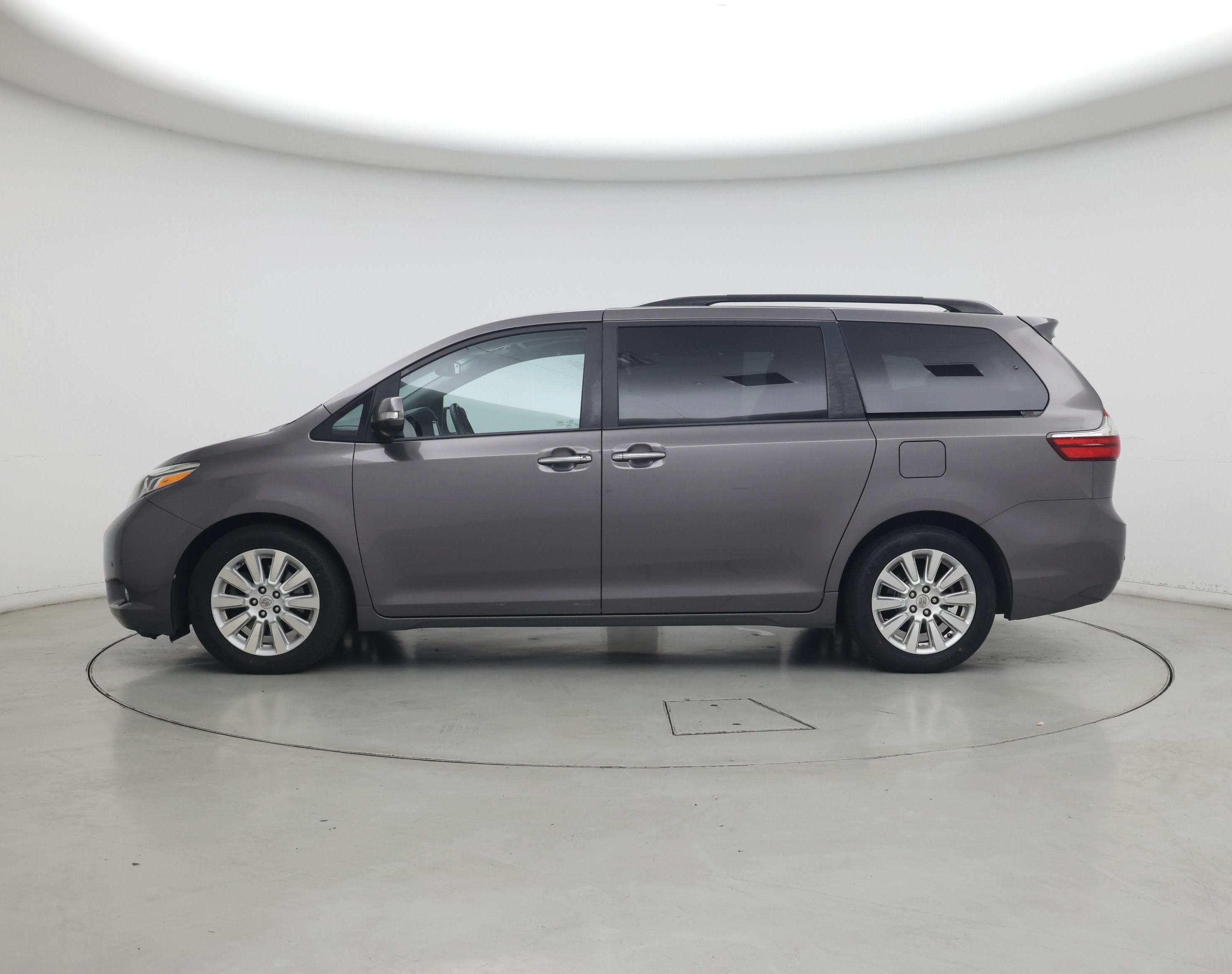Thumbnail: 2015 Toyota Sienna - 3