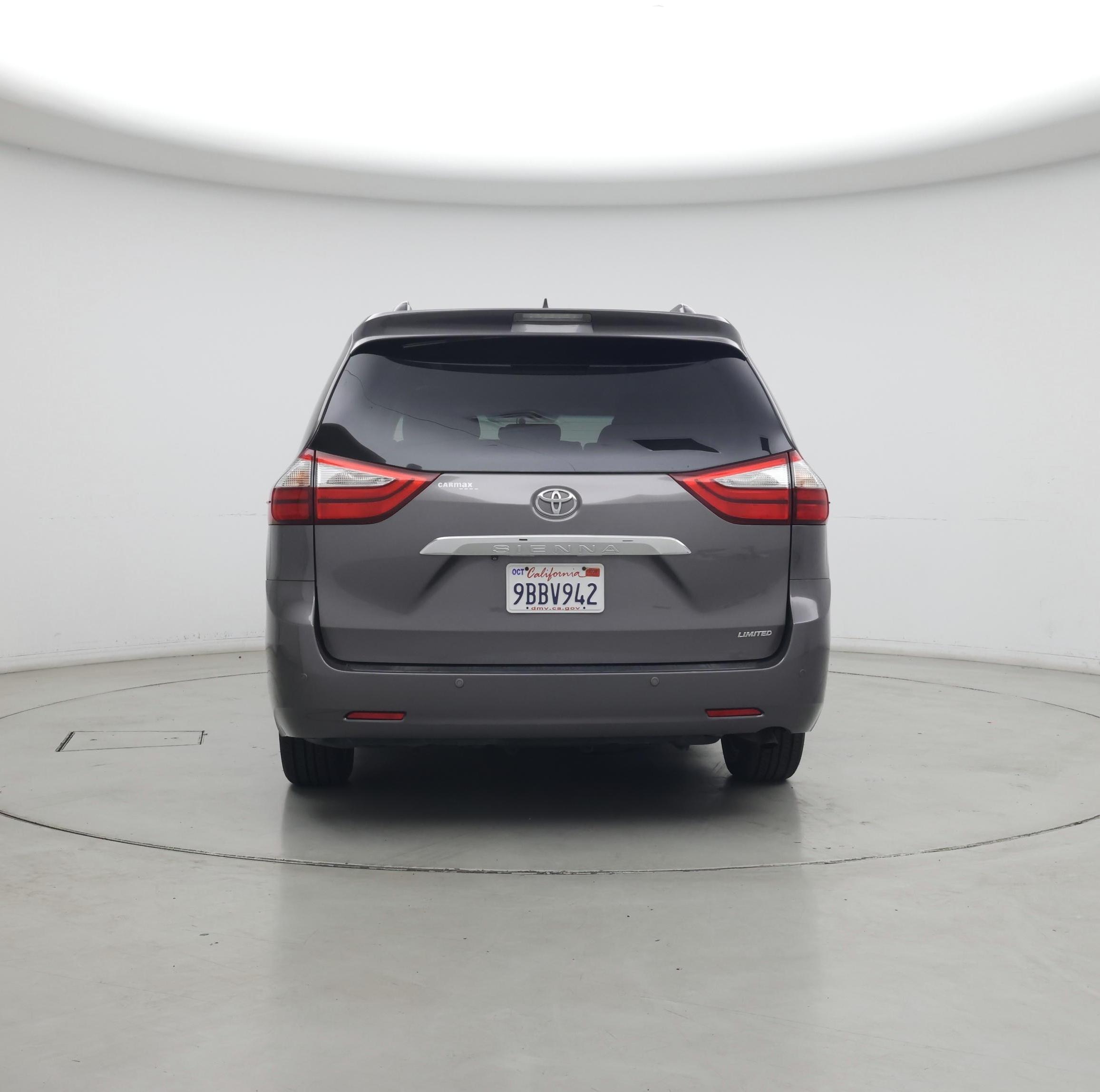 Thumbnail: 2015 Toyota Sienna - 6