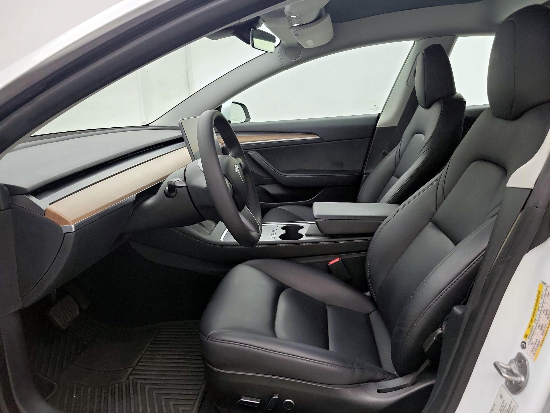 Thumbnail: 2023 Tesla Model 3 - 11