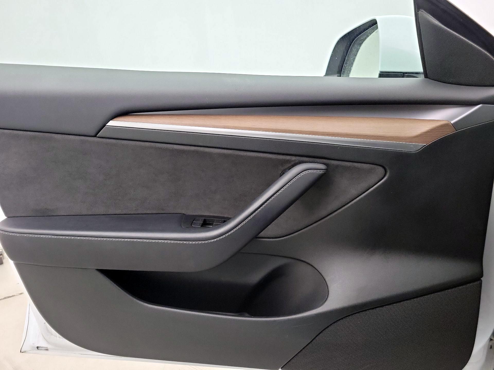 Thumbnail: 2023 Tesla Model 3 - 12