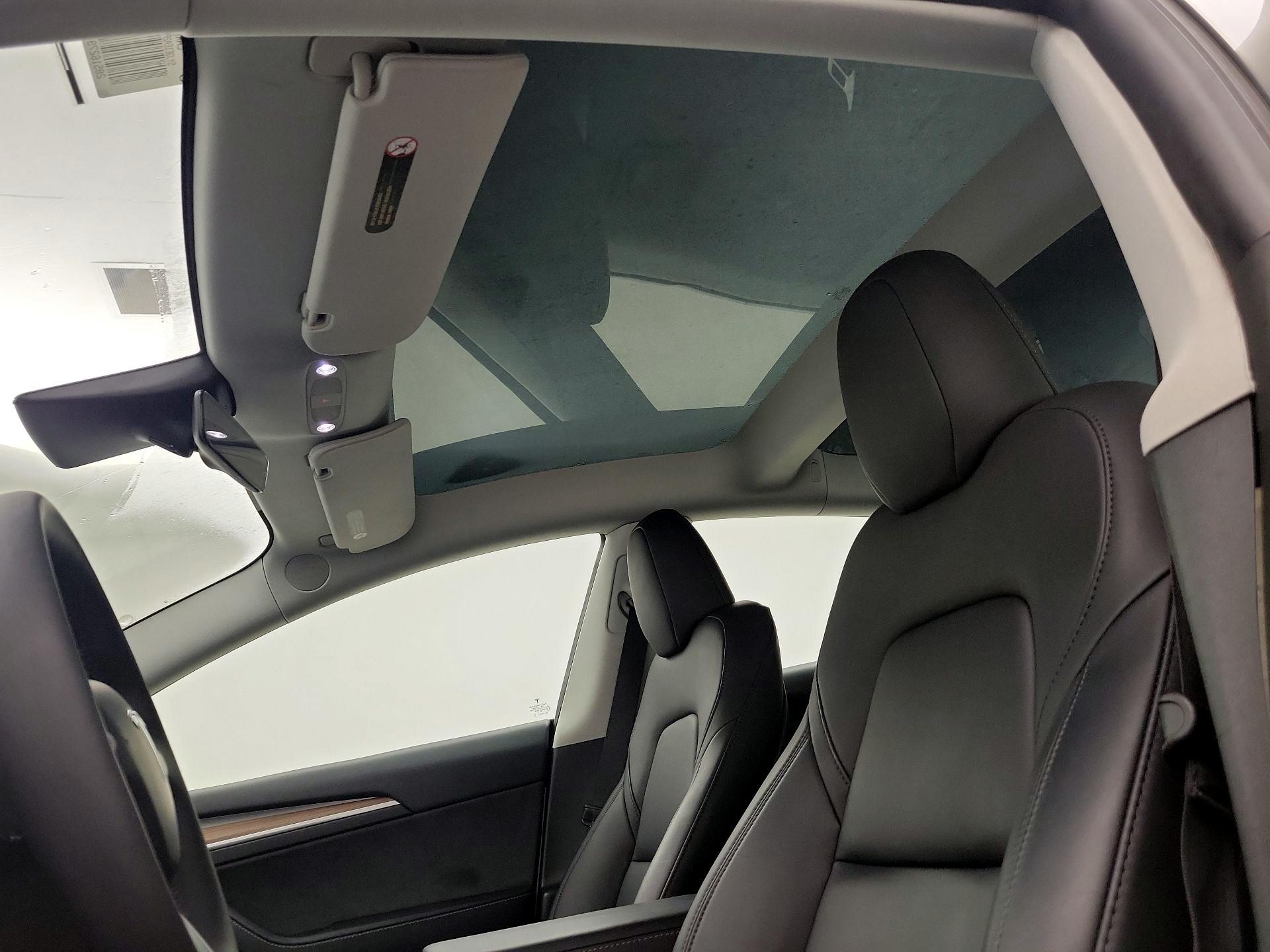 Thumbnail: 2023 Tesla Model 3 - 18