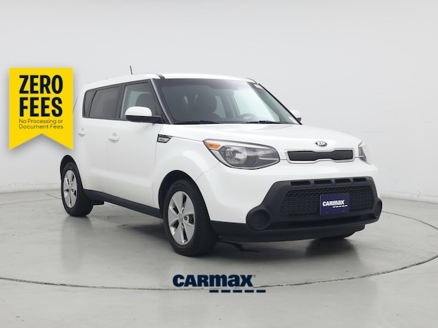 White 2016 Kia Soul Wagon Automatic