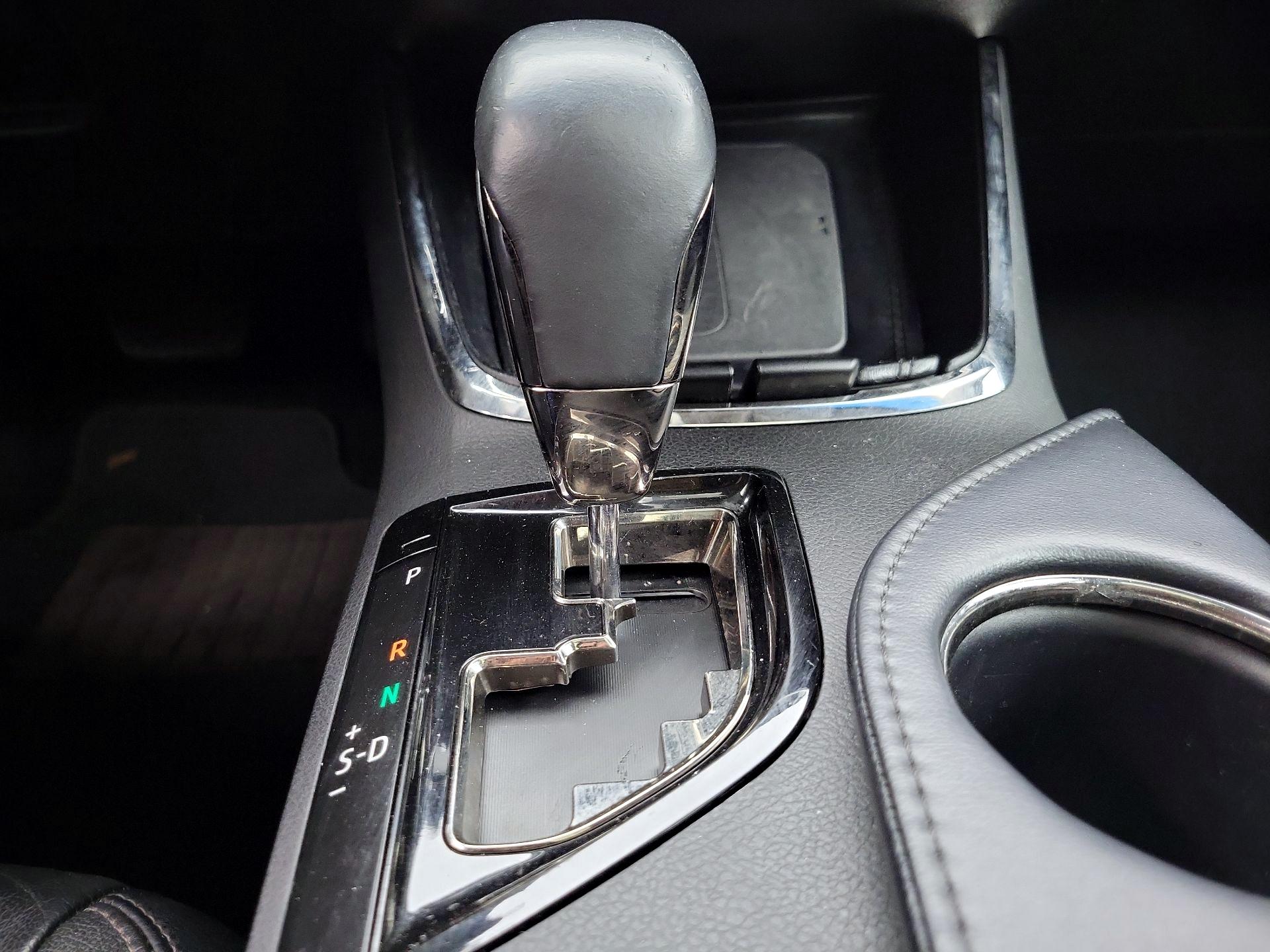 Thumbnail: 2016 Toyota Avalon - 18