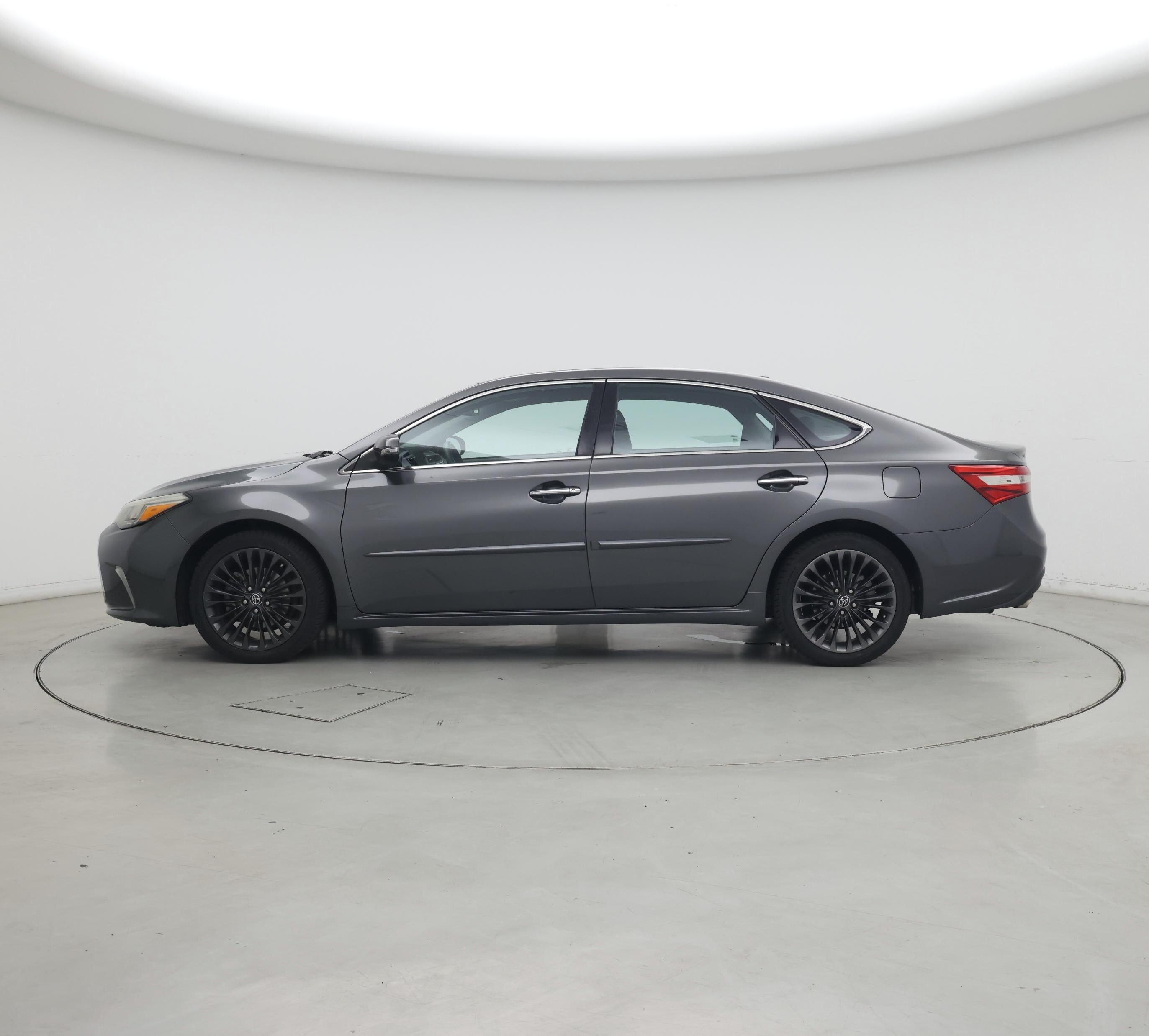 Thumbnail: 2016 Toyota Avalon - 3