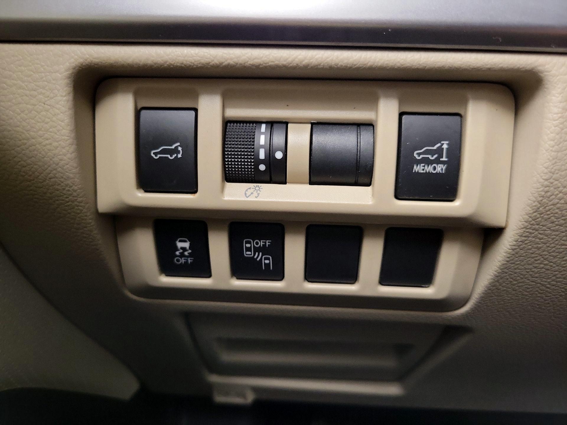 Thumbnail: 2015 Subaru Outback - 13