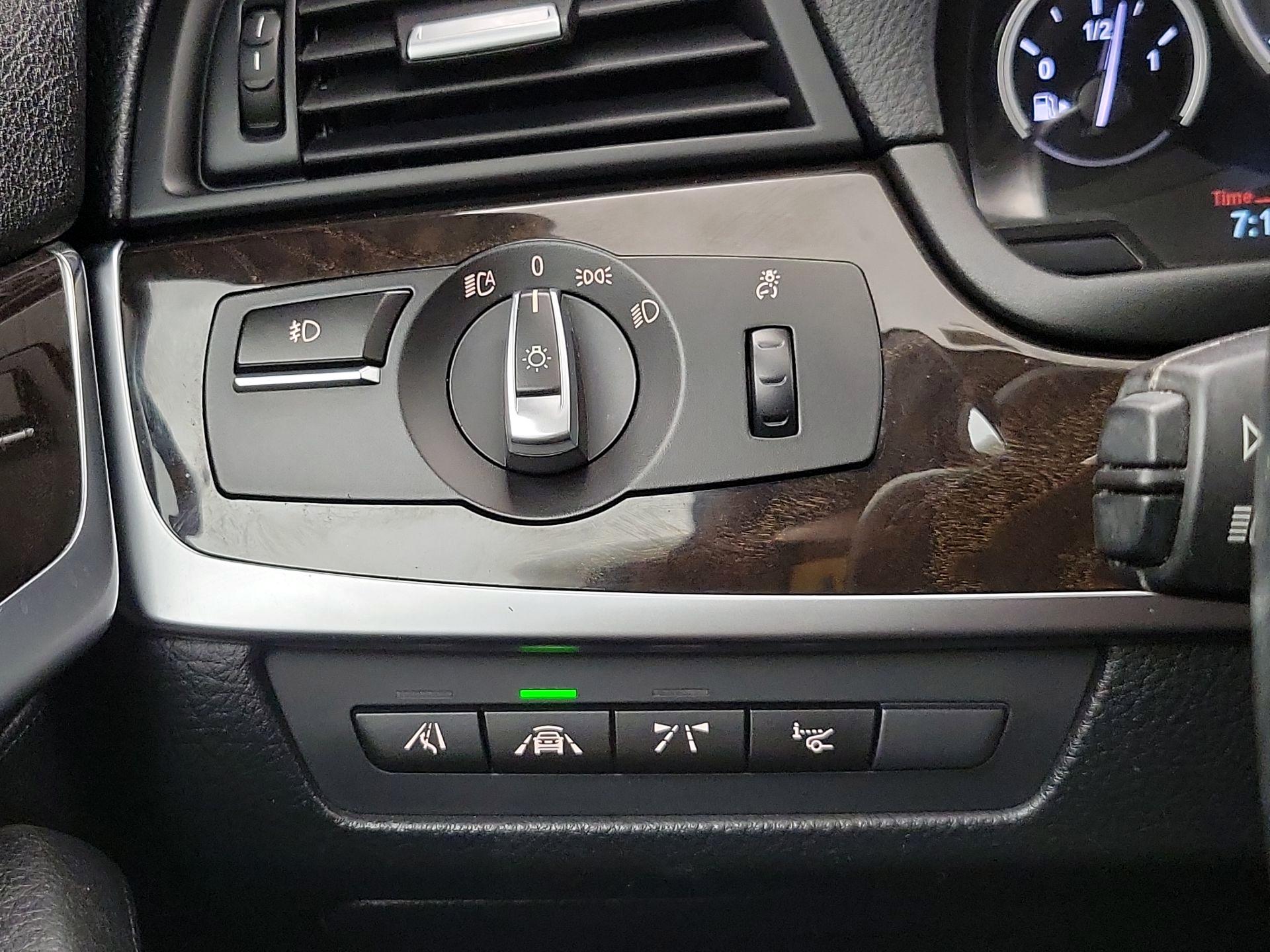 Thumbnail: 2016 BMW 5 Series - 13