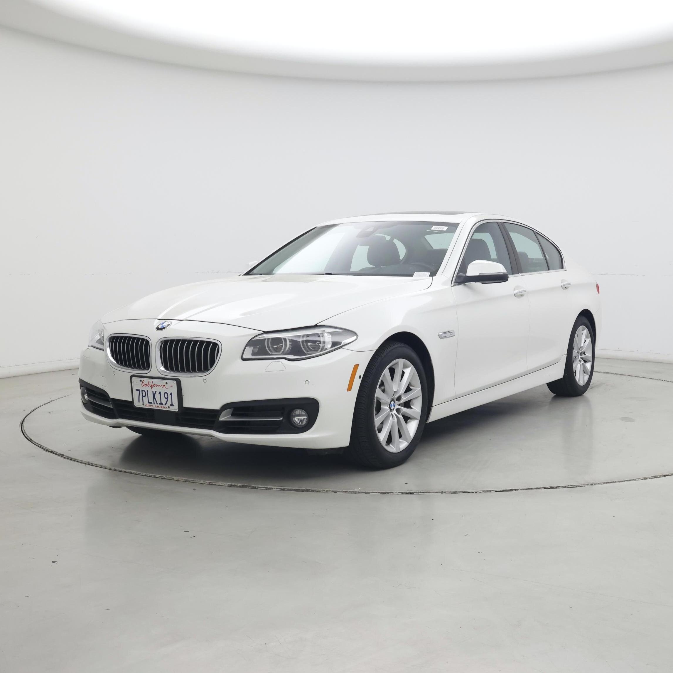 Thumbnail: 2016 BMW 5 Series - 4