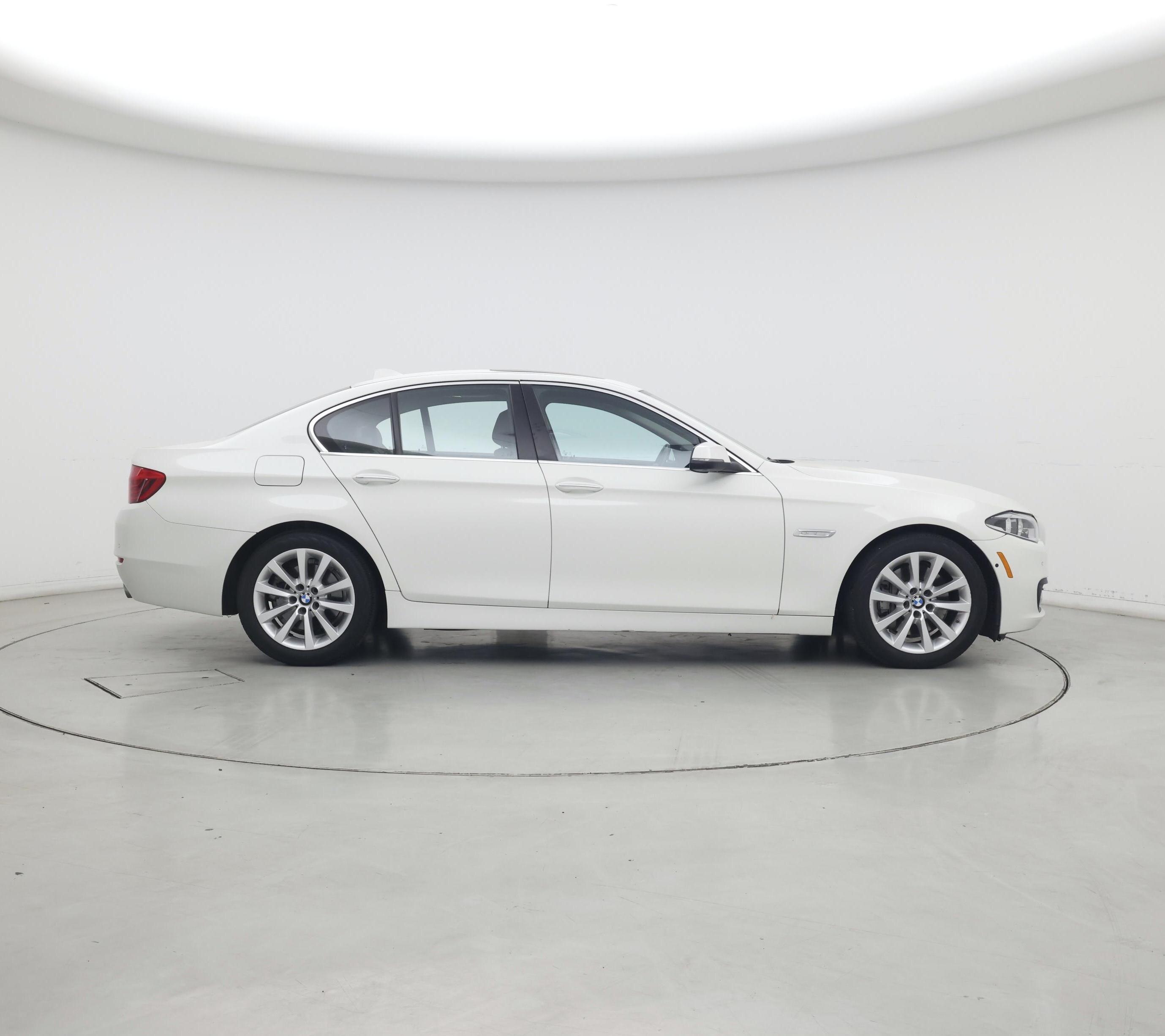 Thumbnail: 2016 BMW 5 Series - 7