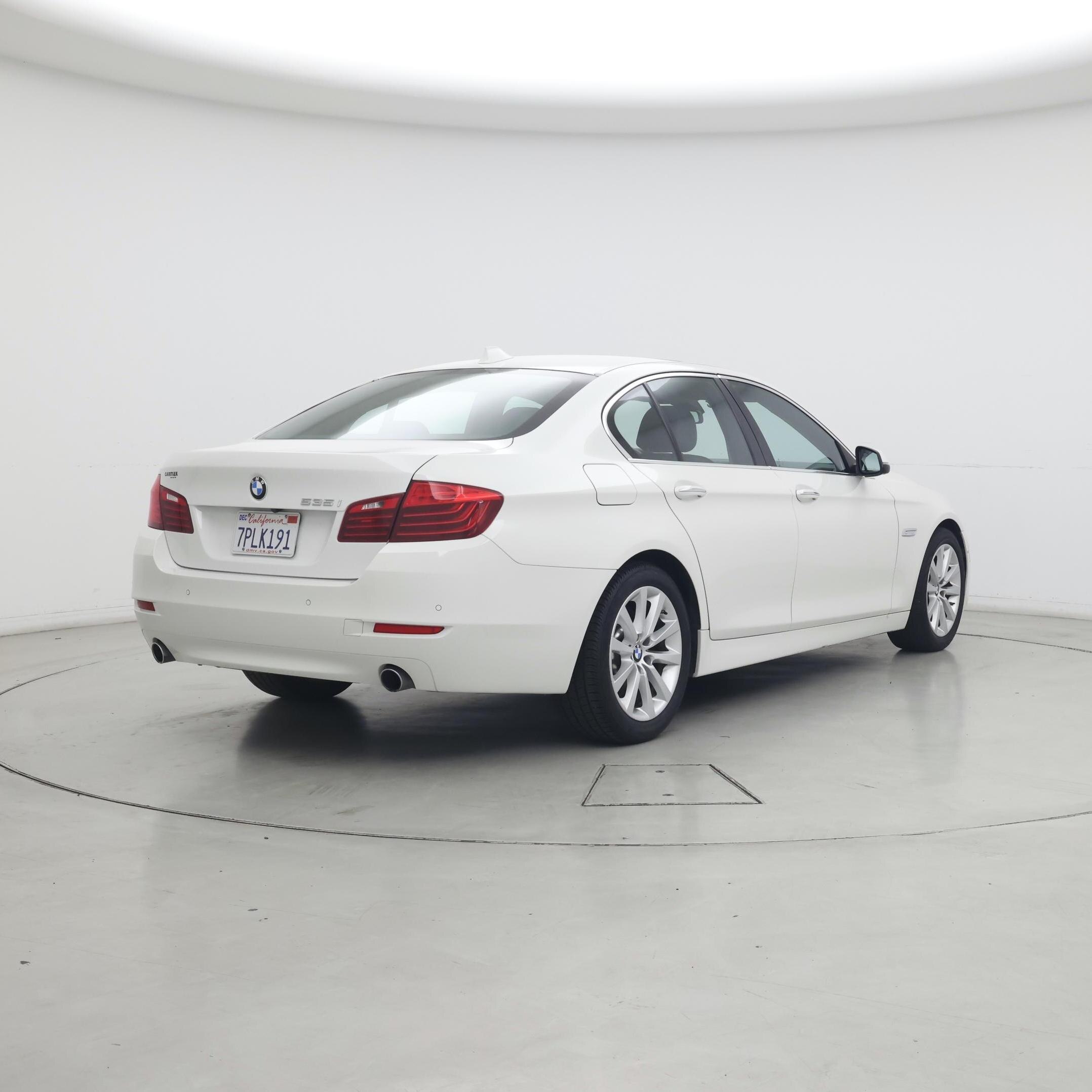 Thumbnail: 2016 BMW 5 Series - 8