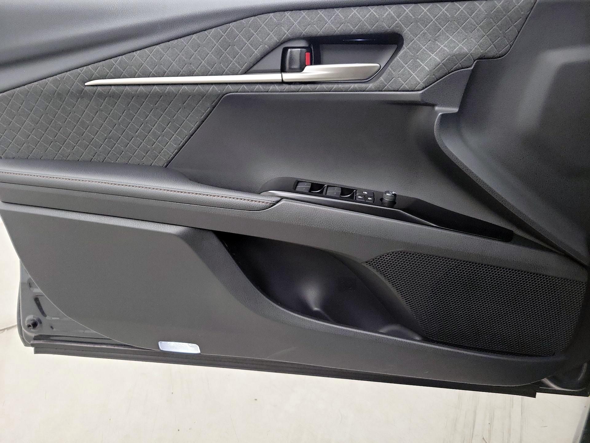 Thumbnail: 2025 Toyota Camry - 12