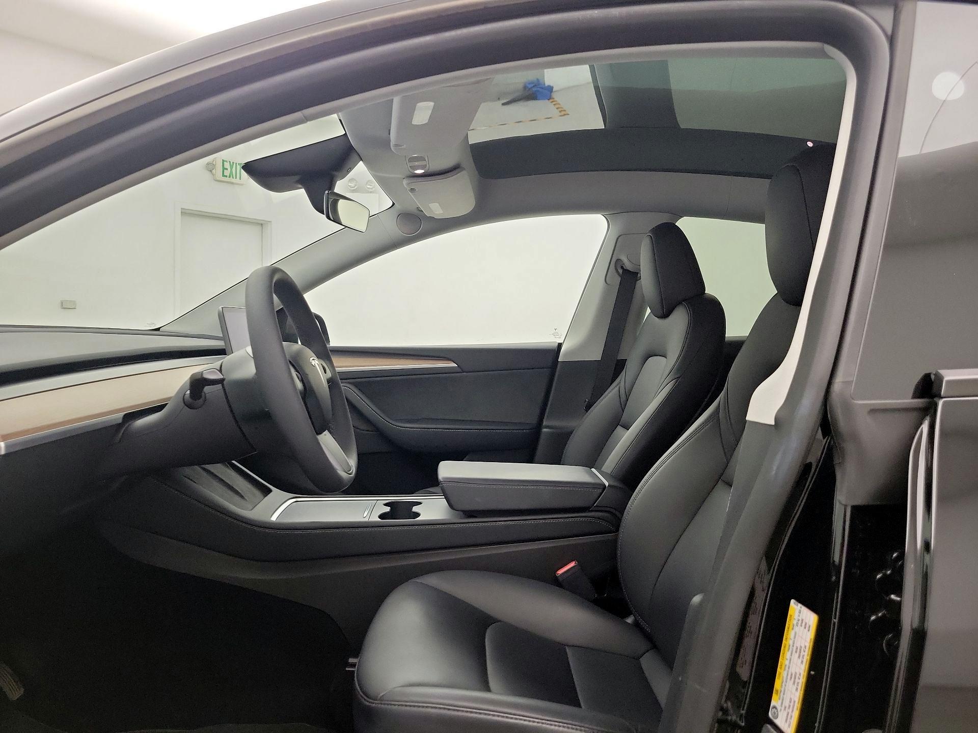 Thumbnail: 2023 Tesla Model Y - 19