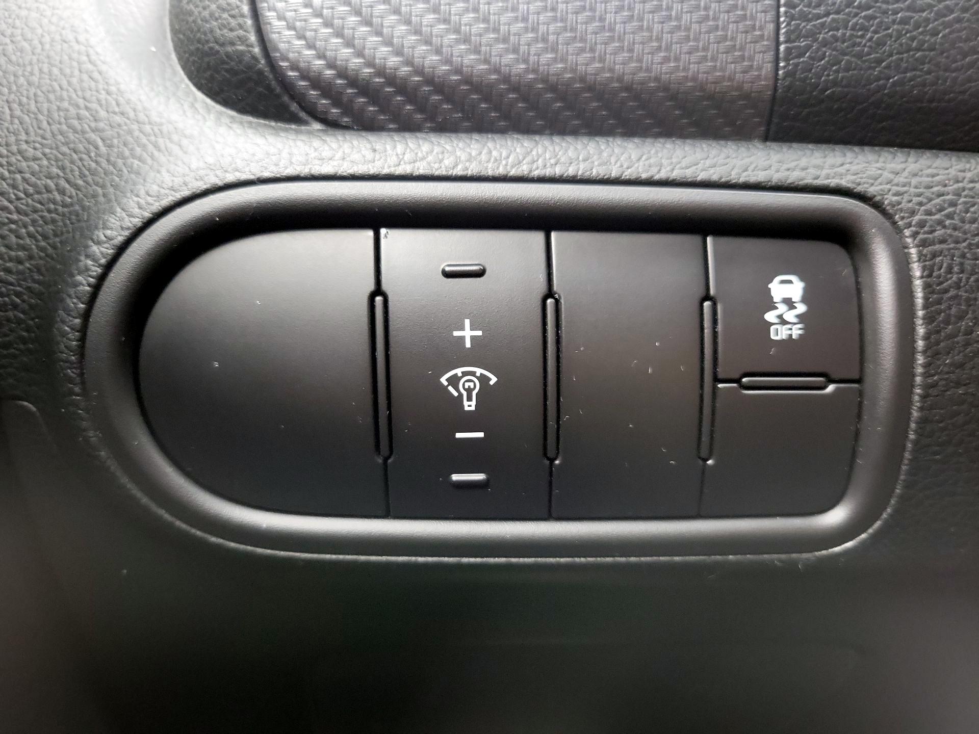 Thumbnail: 2017 Kia Forte - 13