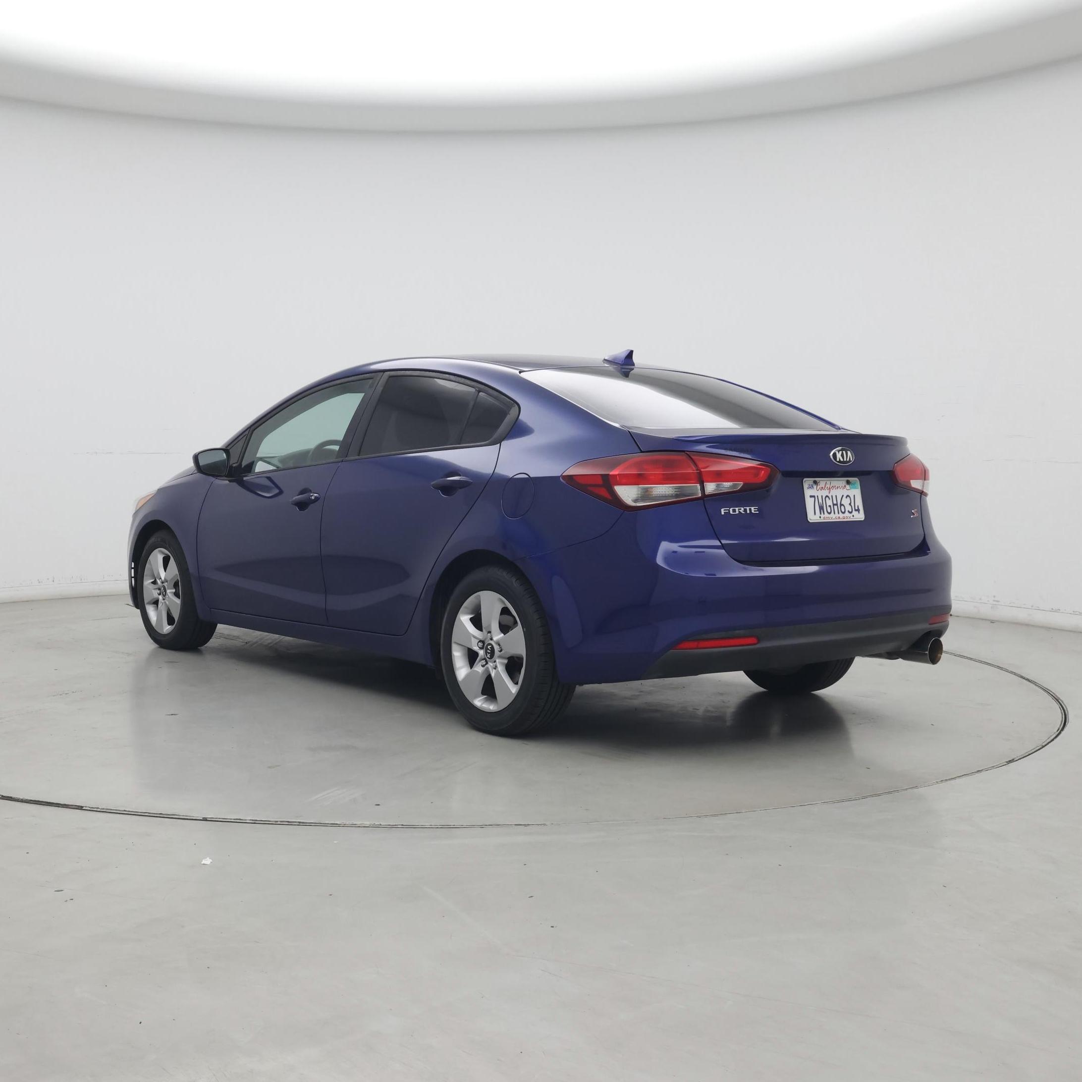 Thumbnail: 2017 Kia Forte - 2