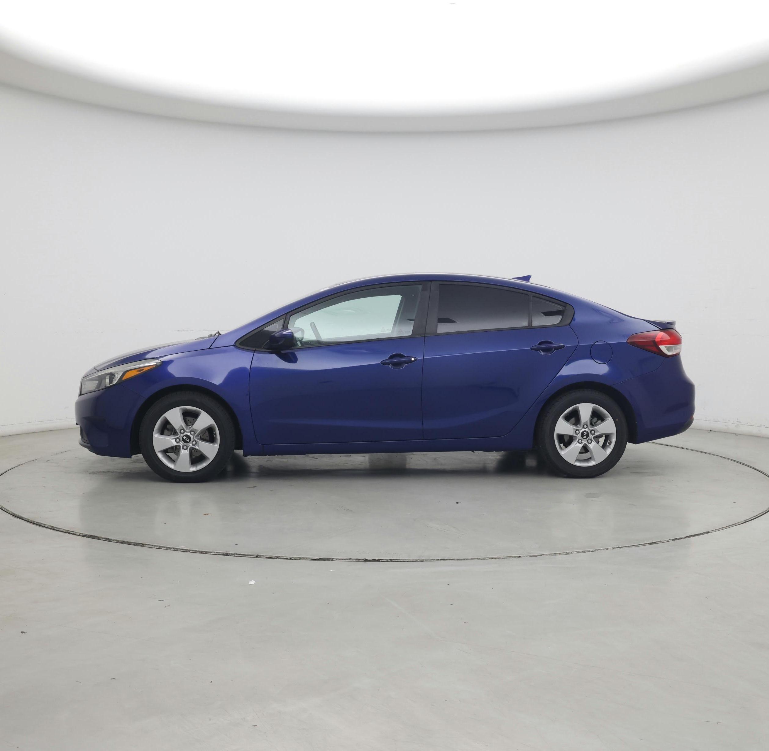 Thumbnail: 2017 Kia Forte - 3