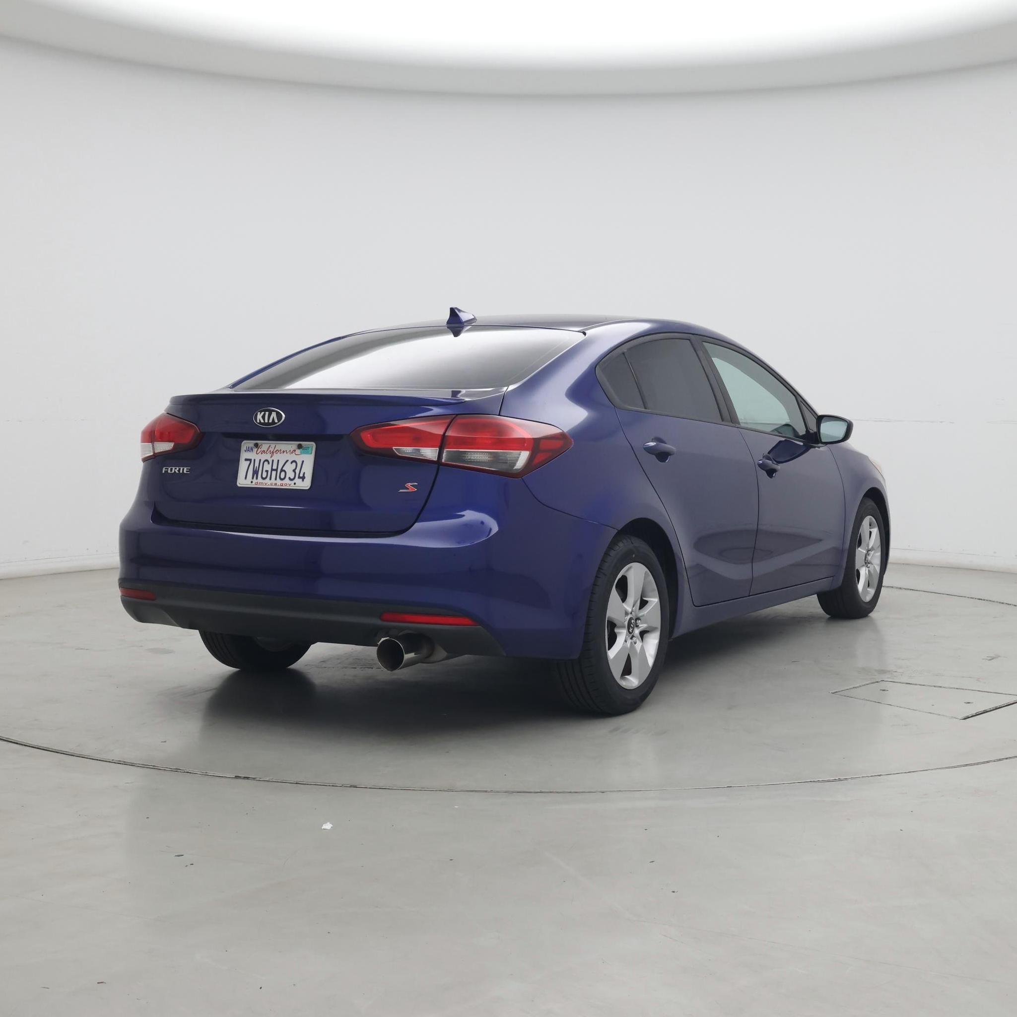 Thumbnail: 2017 Kia Forte - 8
