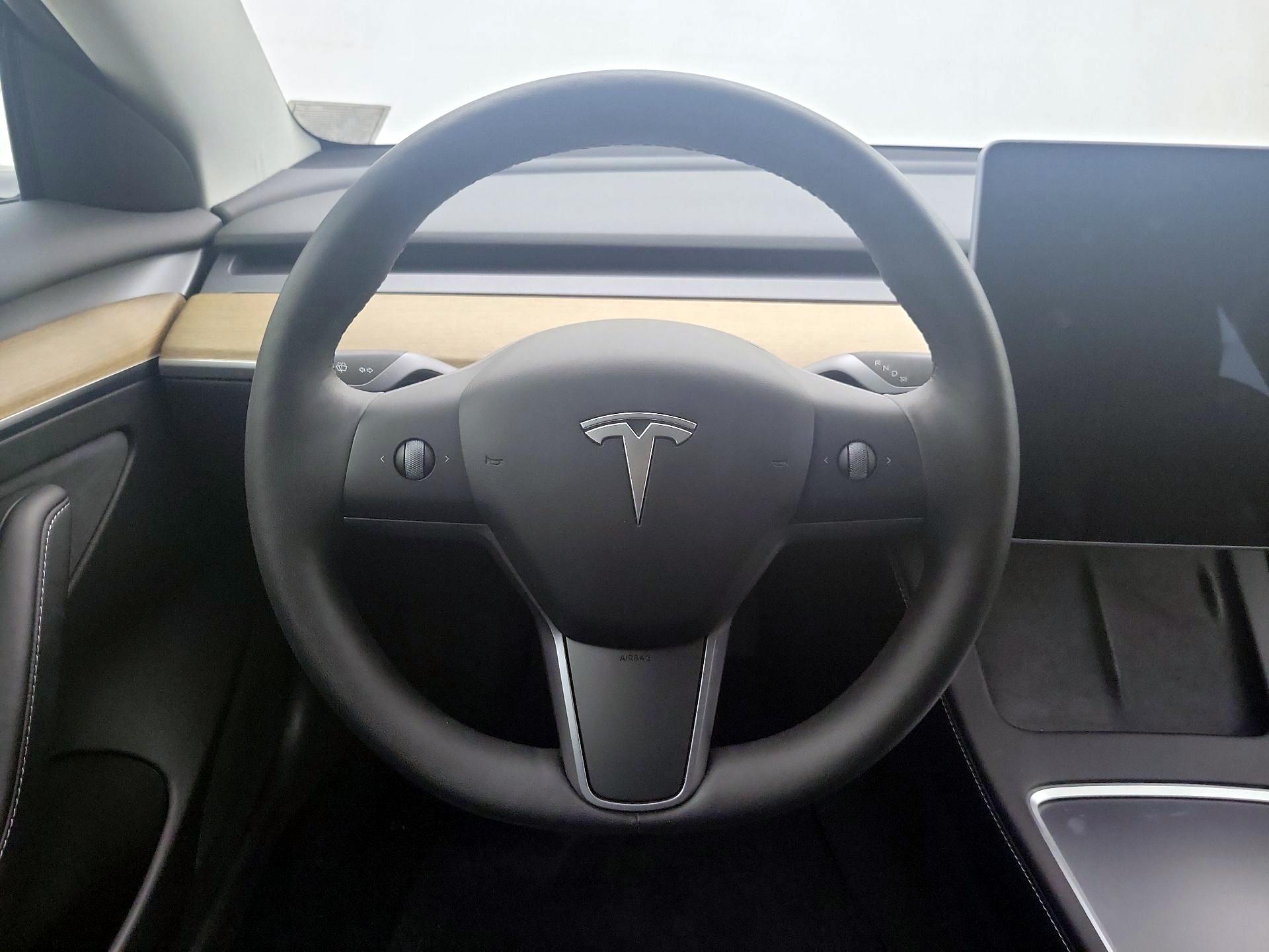 Thumbnail: 2022 Tesla Model 3 - 10