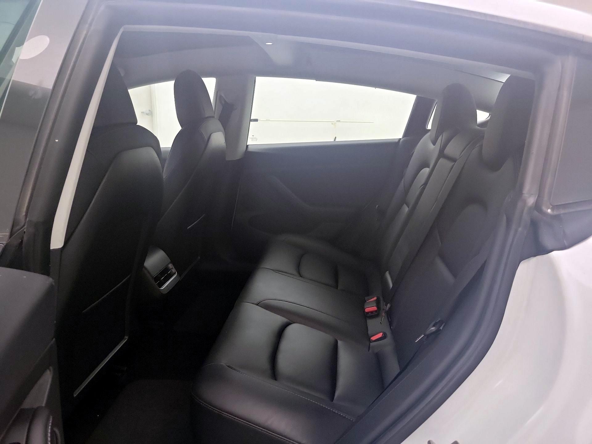 Thumbnail: 2022 Tesla Model 3 - 19