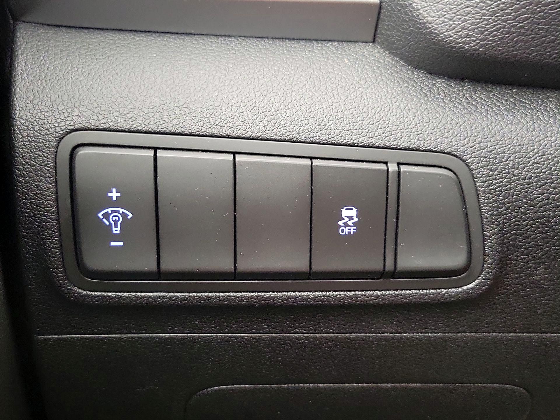Thumbnail: 2016 Hyundai Tucson - 13