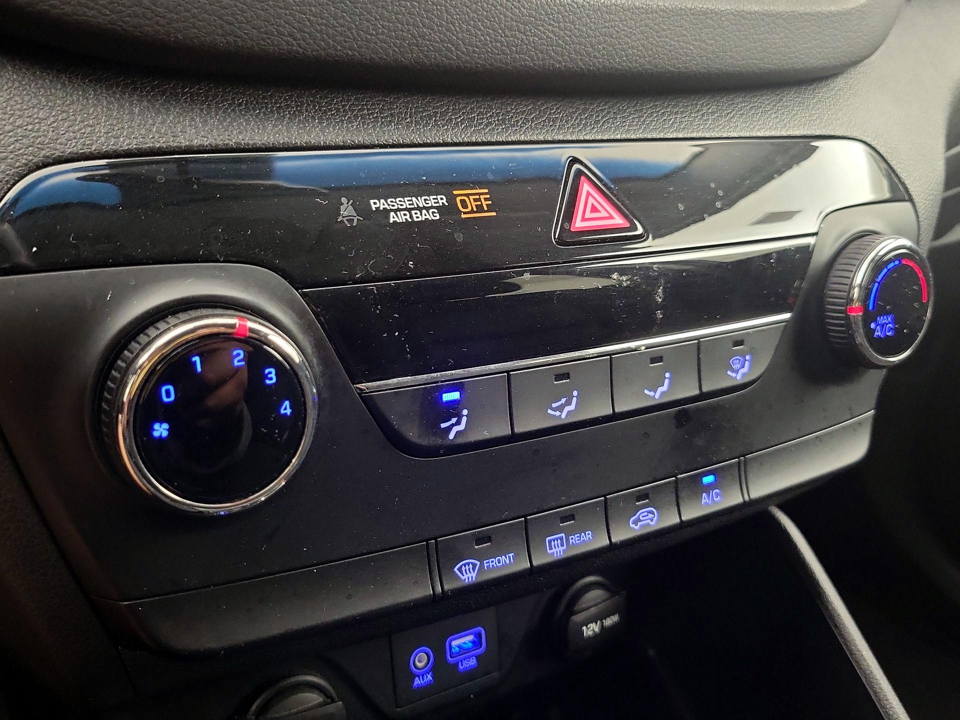 Thumbnail: 2016 Hyundai Tucson - 16