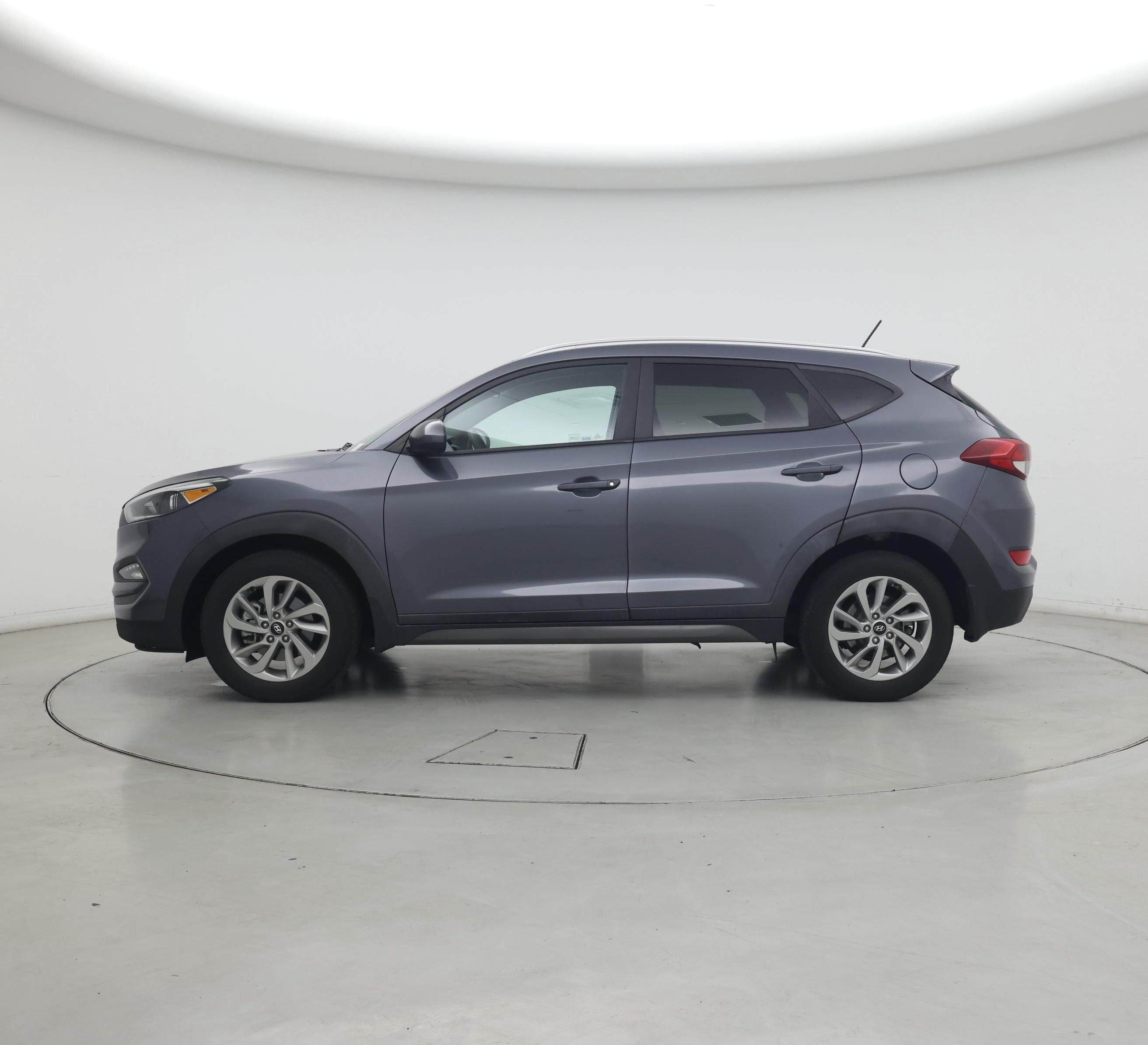 Thumbnail: 2016 Hyundai Tucson - 3