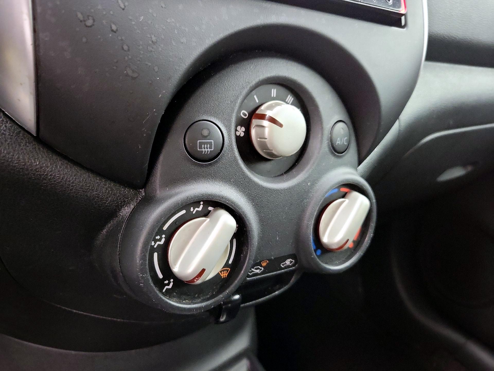 Thumbnail: 2014 Nissan Versa - 15