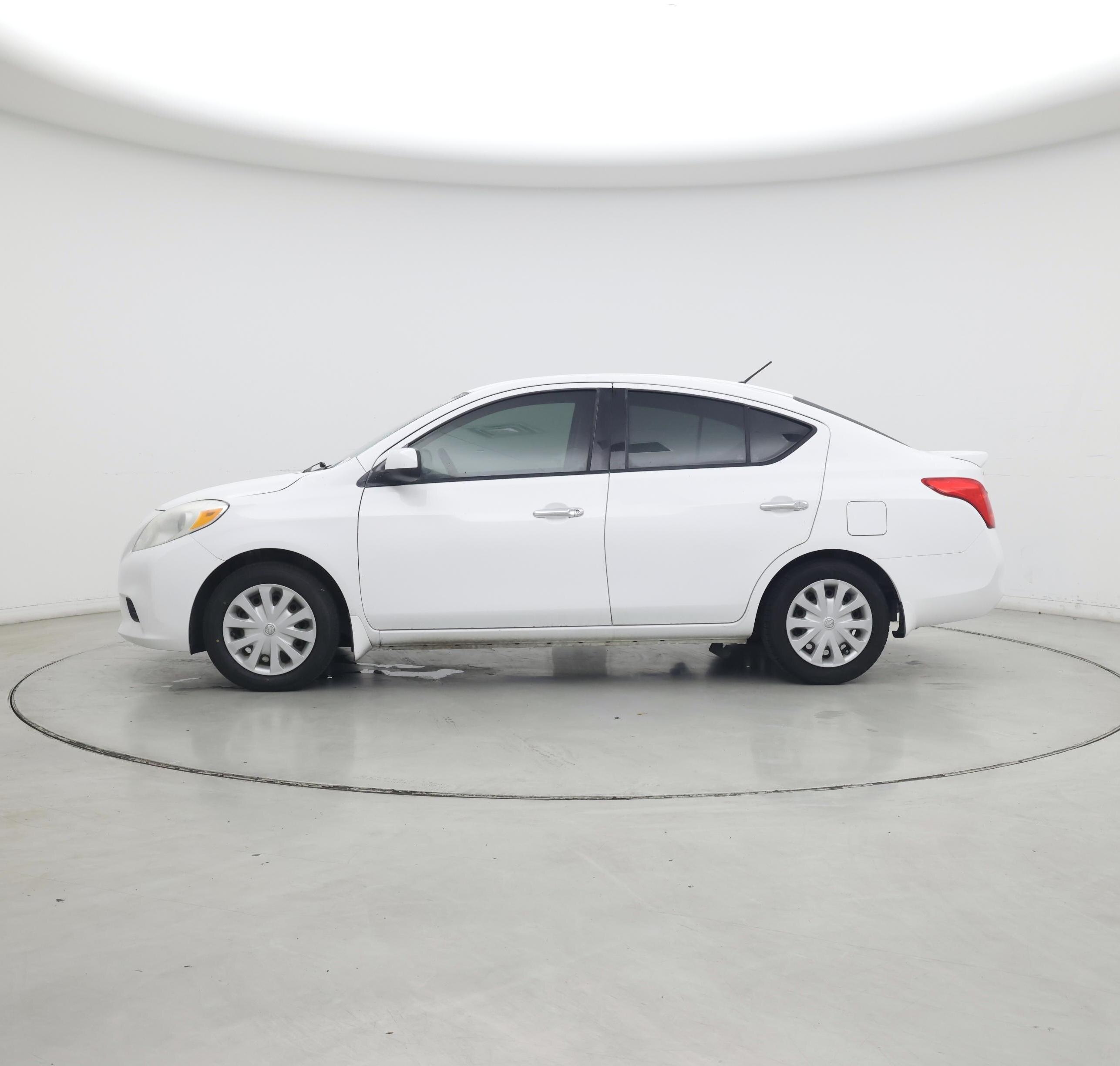 Thumbnail: 2014 Nissan Versa - 3