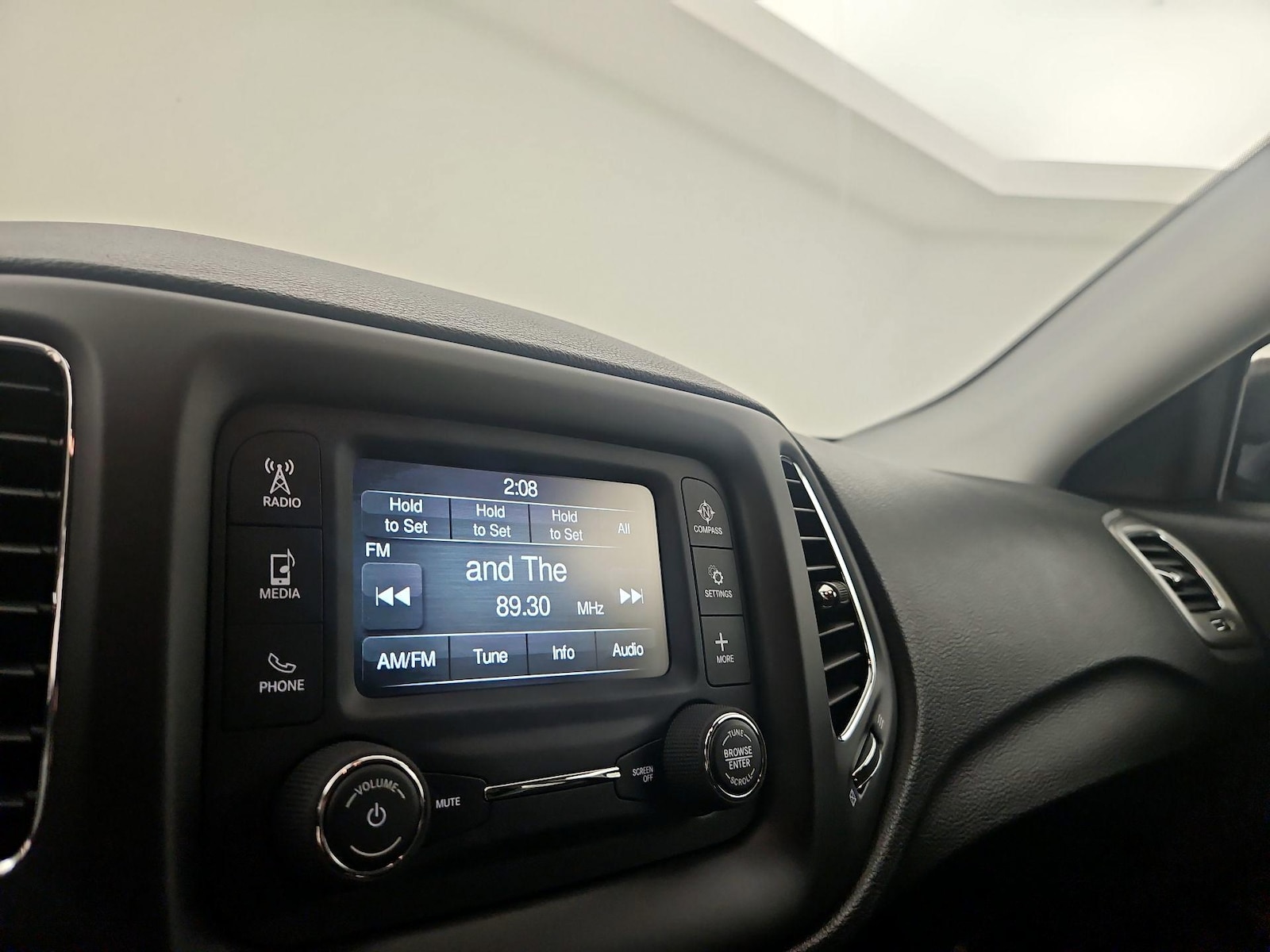 2018 Jeep Compass Latitude - Photo 15