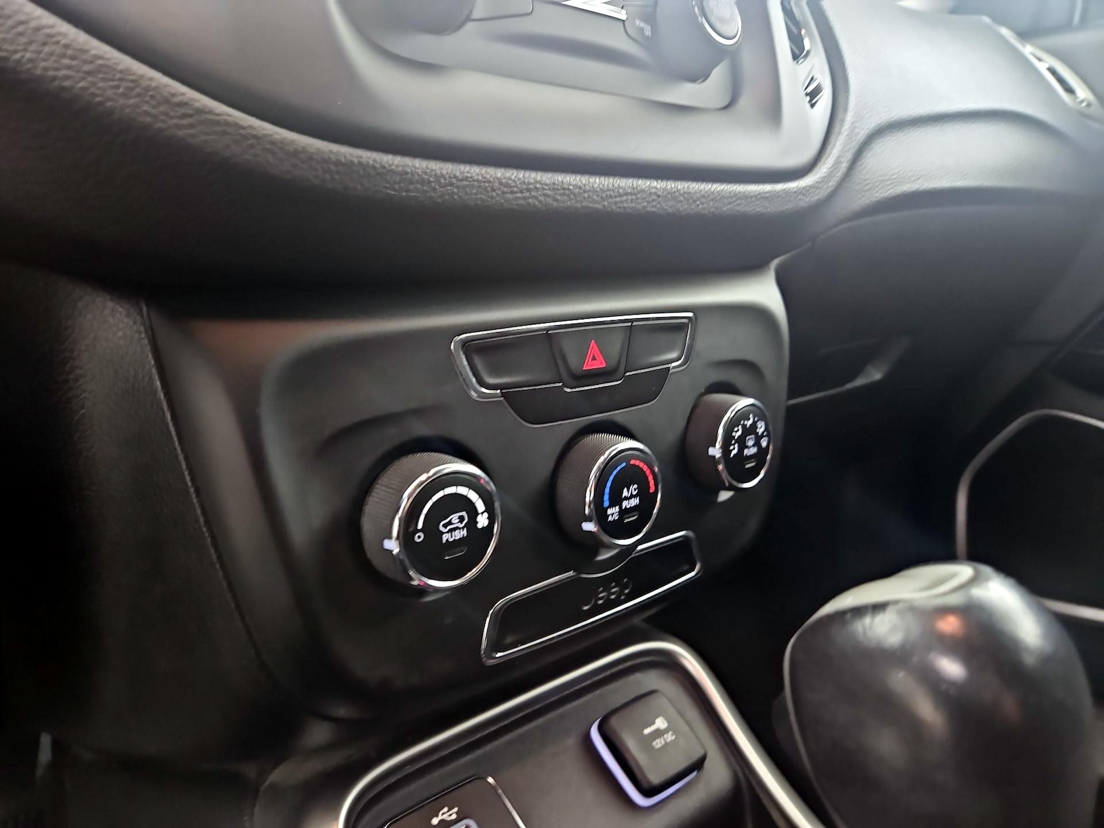 2018 Jeep Compass Latitude - Photo 16