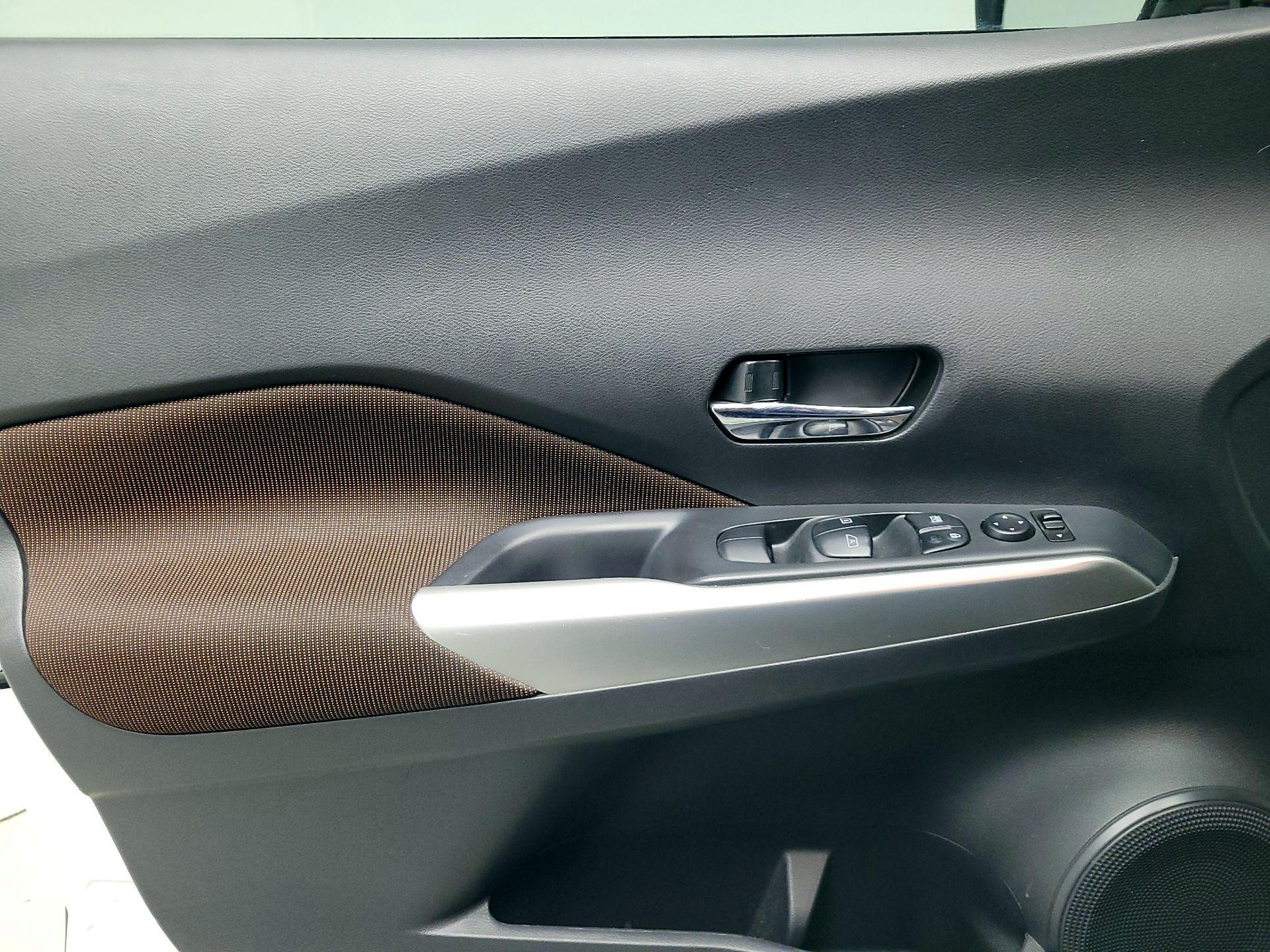 Thumbnail: 2019 Nissan Kicks - 12