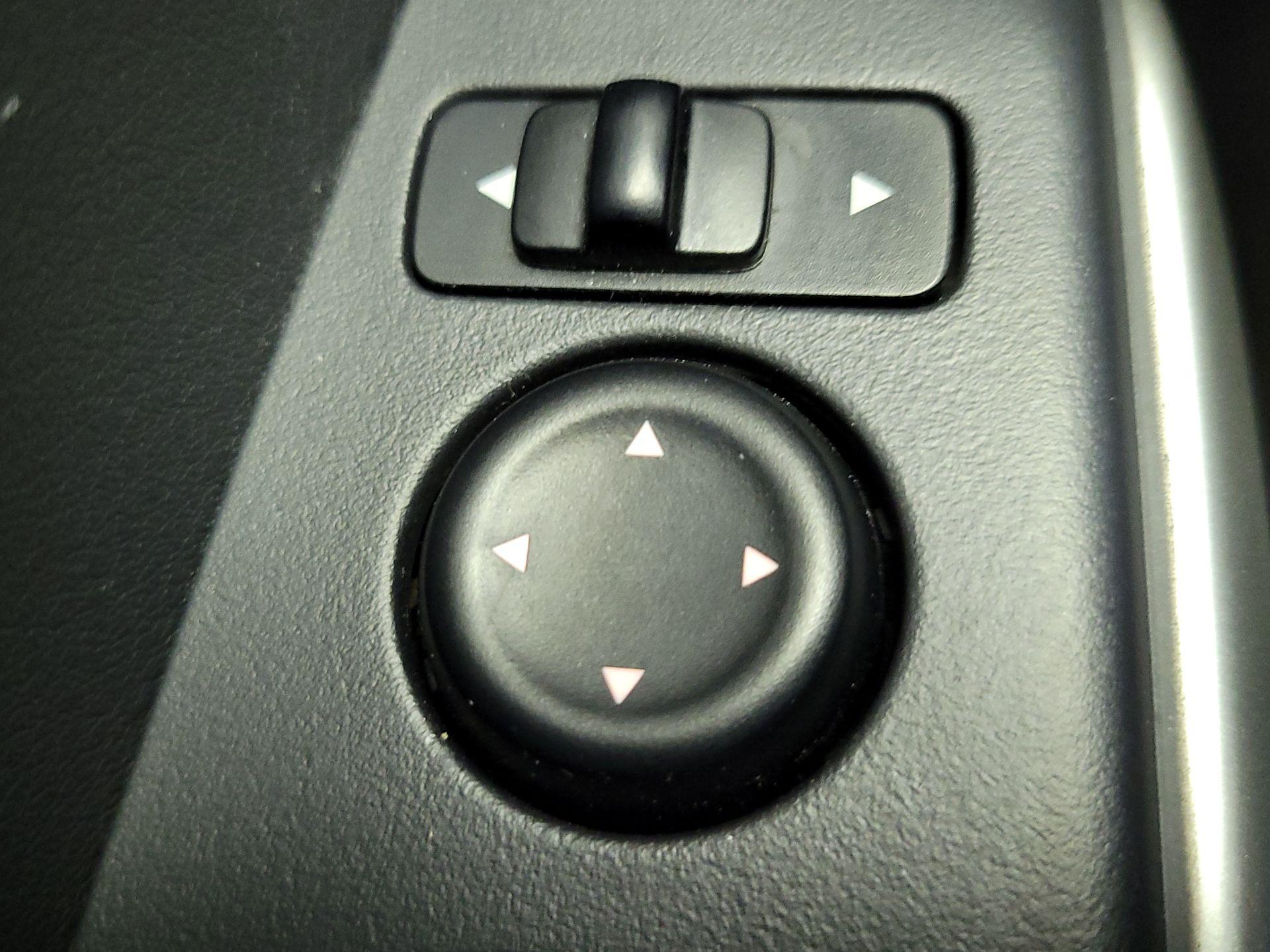 Thumbnail: 2019 Nissan Kicks - 13