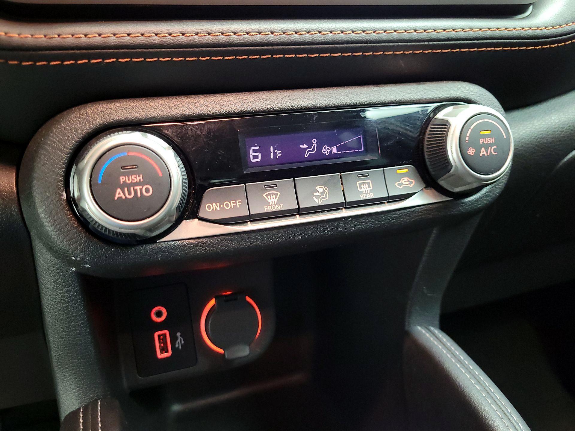 Thumbnail: 2019 Nissan Kicks - 16