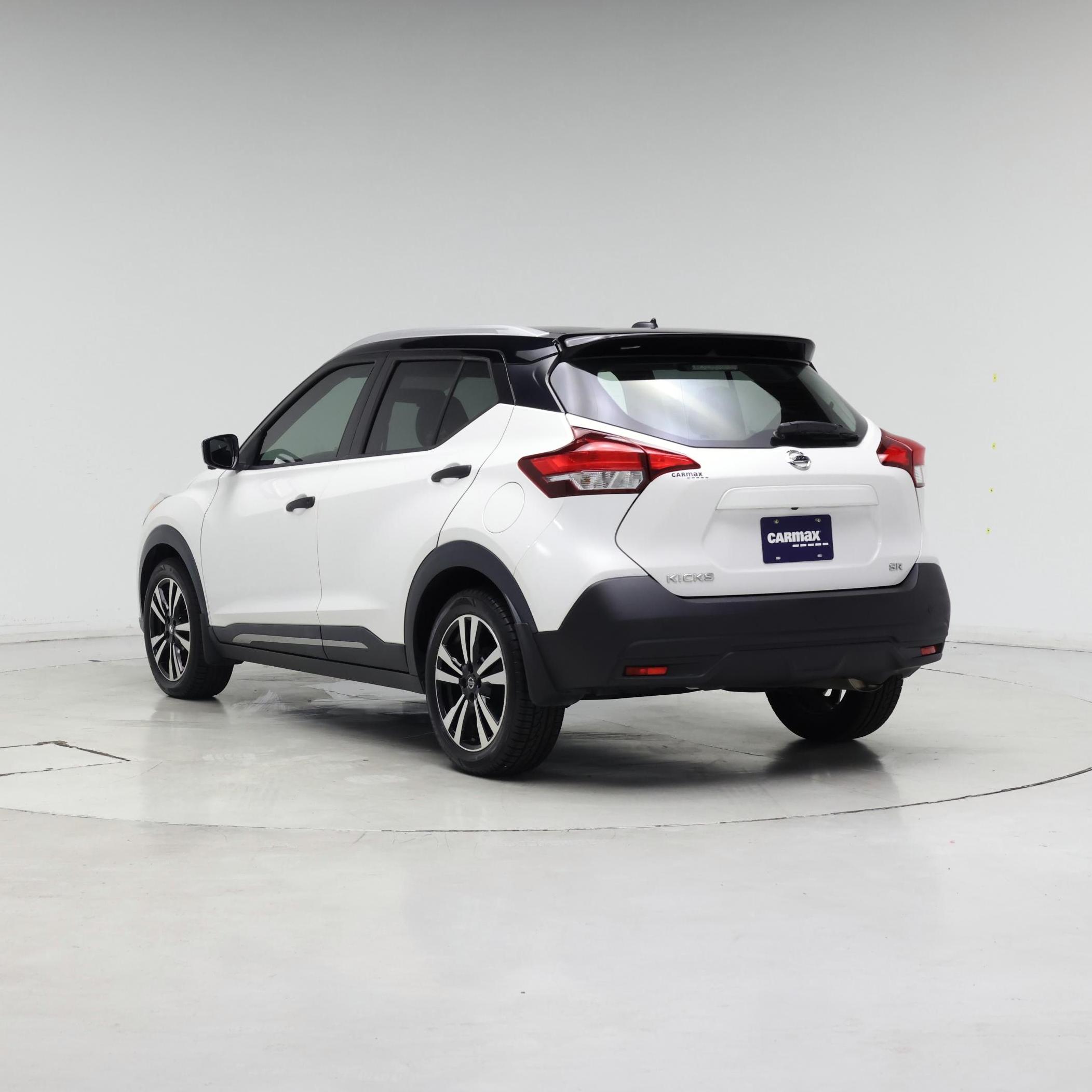 Thumbnail: 2019 Nissan Kicks - 2