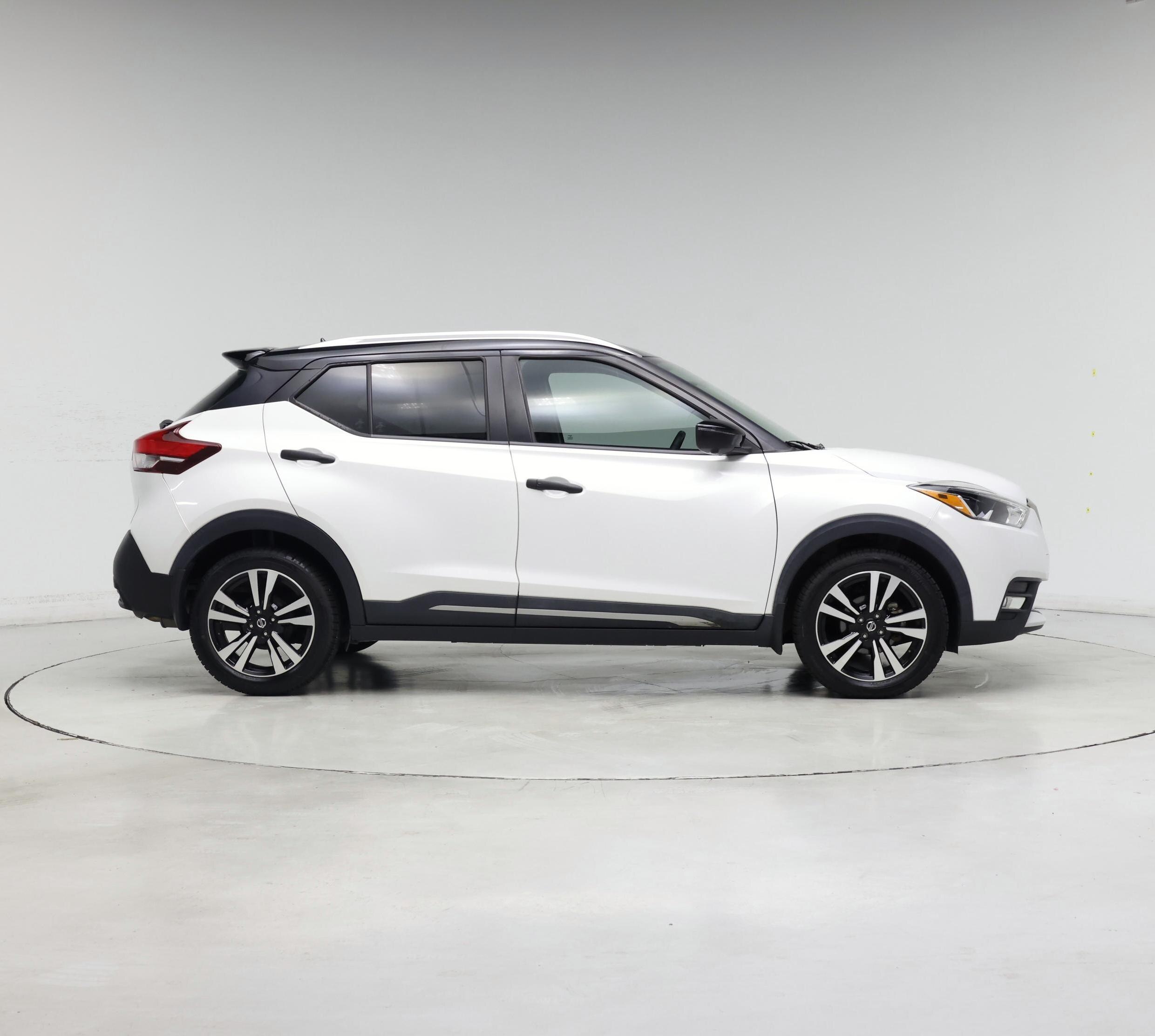 Thumbnail: 2019 Nissan Kicks - 7