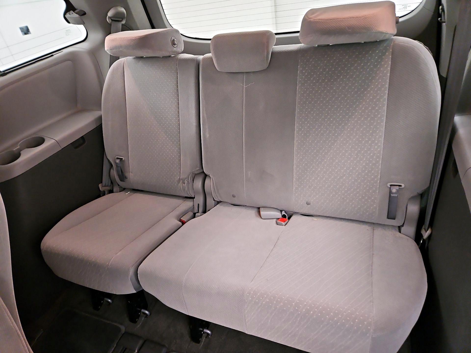 Thumbnail: 2018 Toyota Sienna - 20