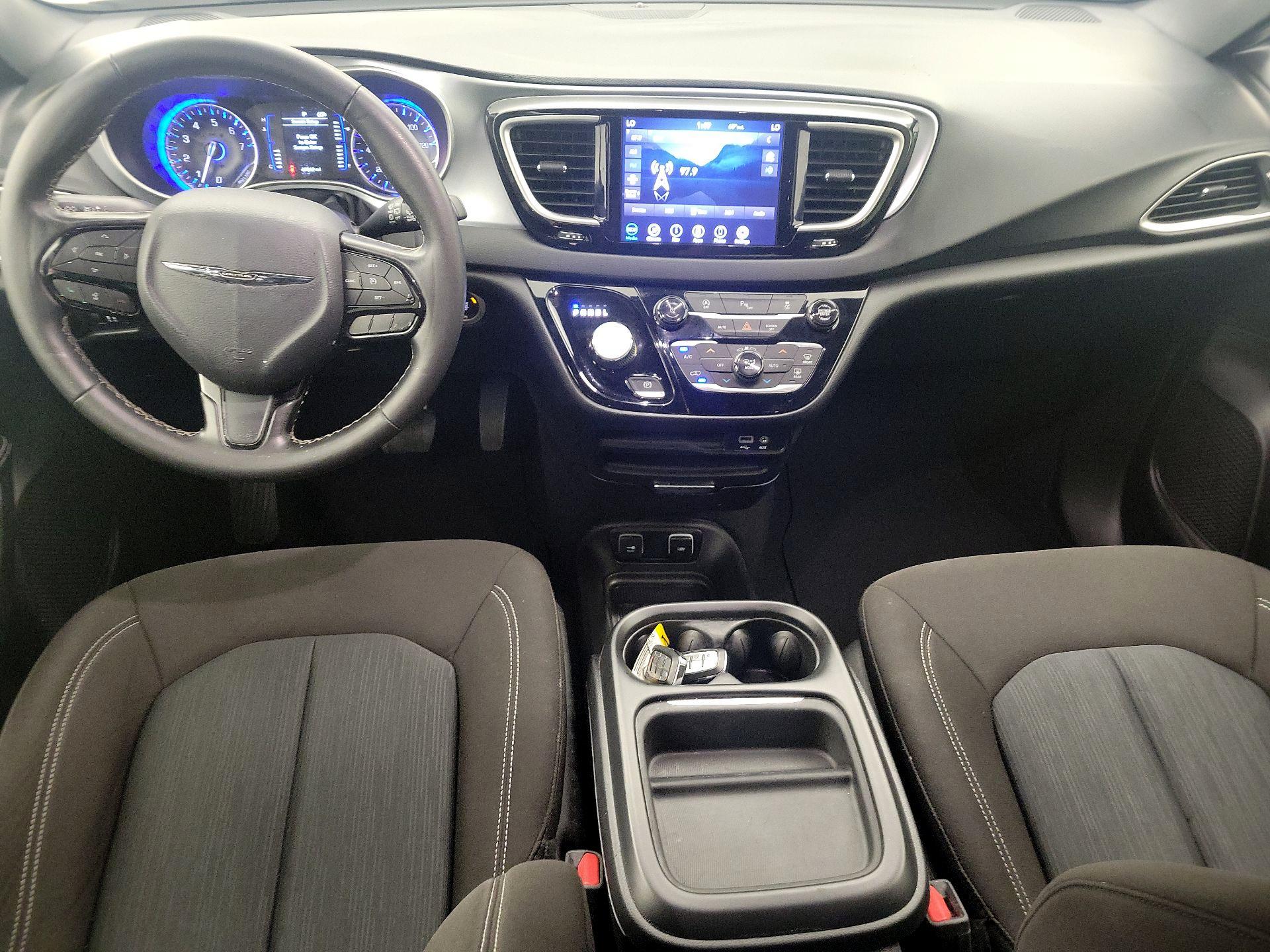 Thumbnail: 2020 Chrysler Pacifica - 9