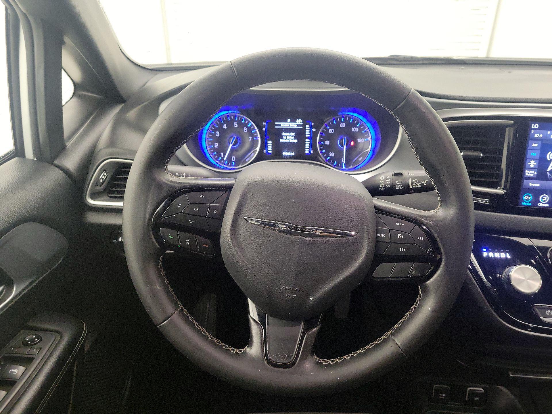 Thumbnail: 2020 Chrysler Pacifica - 10