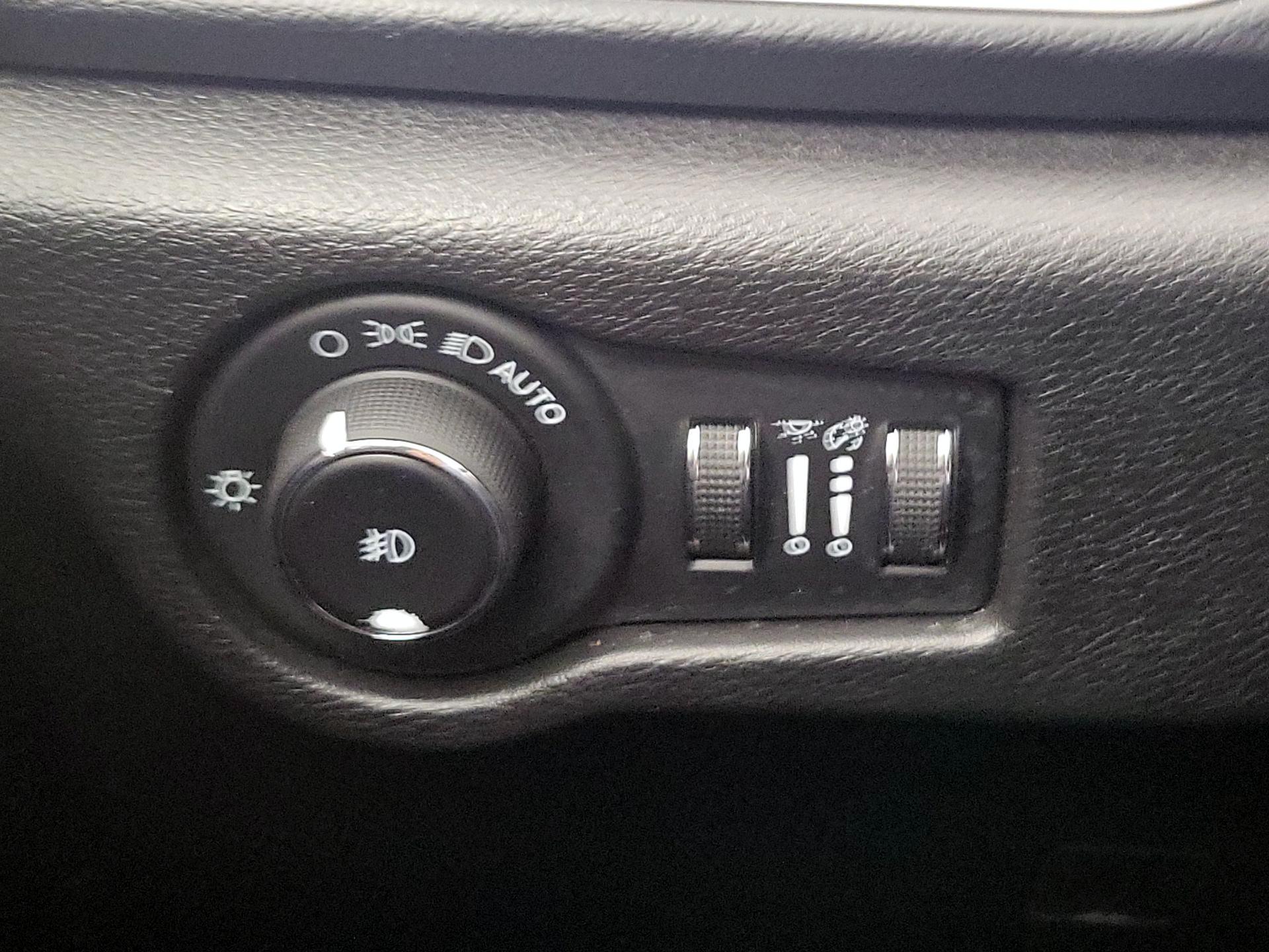 Thumbnail: 2020 Chrysler Pacifica - 13