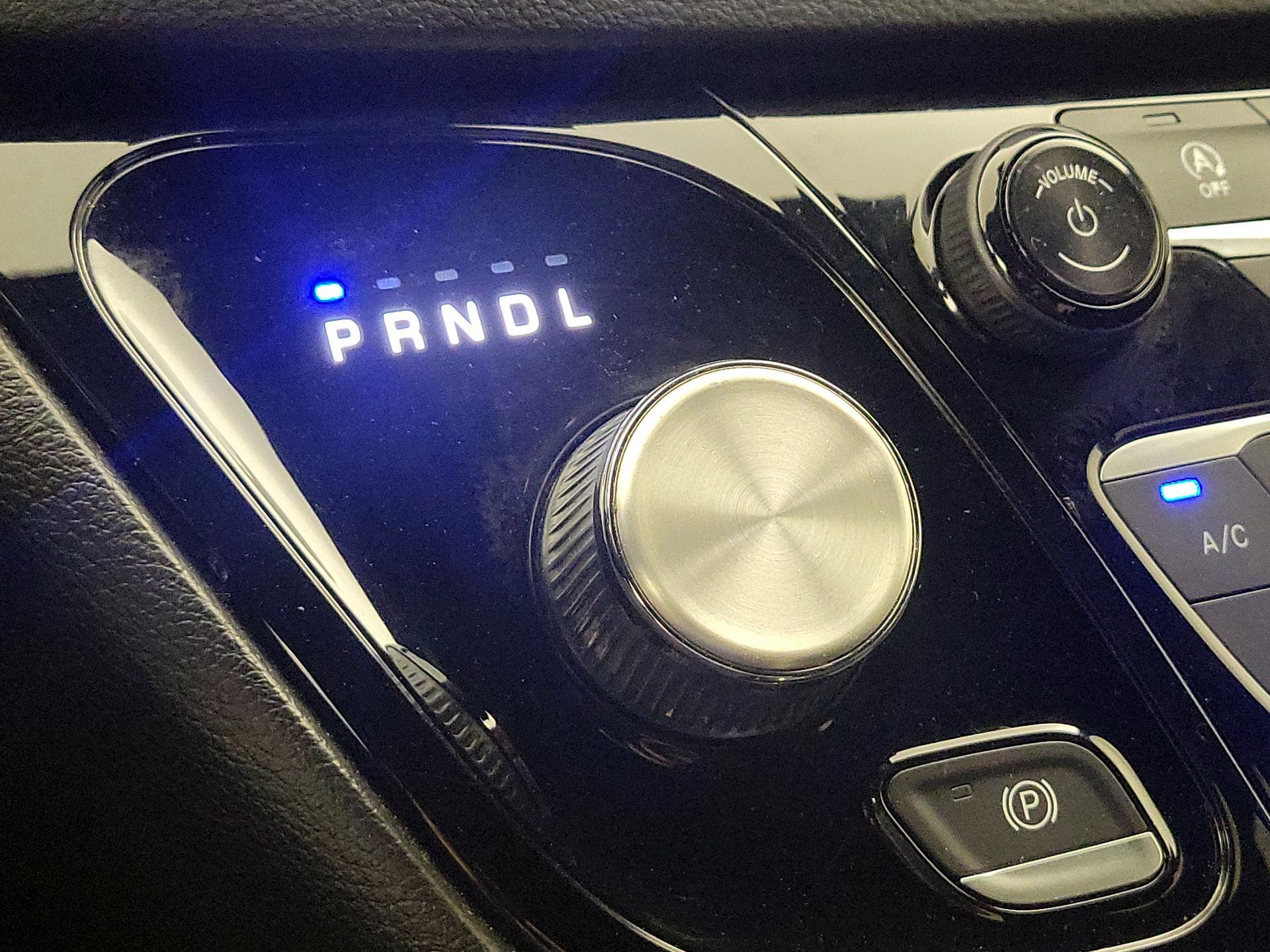 Thumbnail: 2020 Chrysler Pacifica - 17