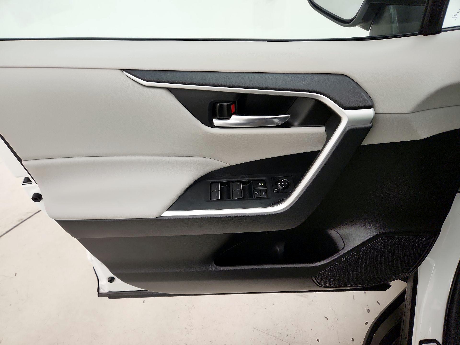 Thumbnail: 2023 Toyota RAV4 - 12