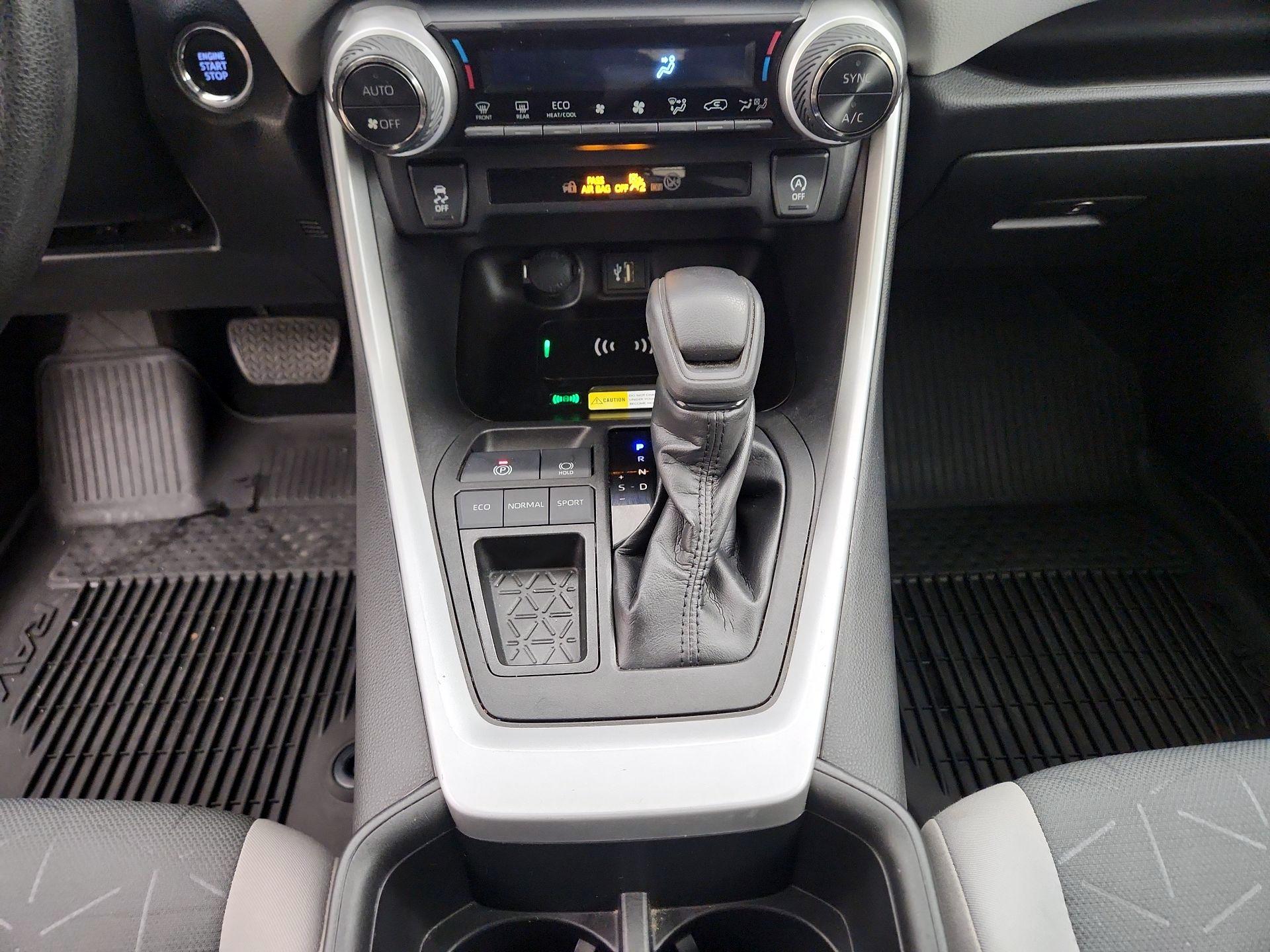 Thumbnail: 2023 Toyota RAV4 - 17