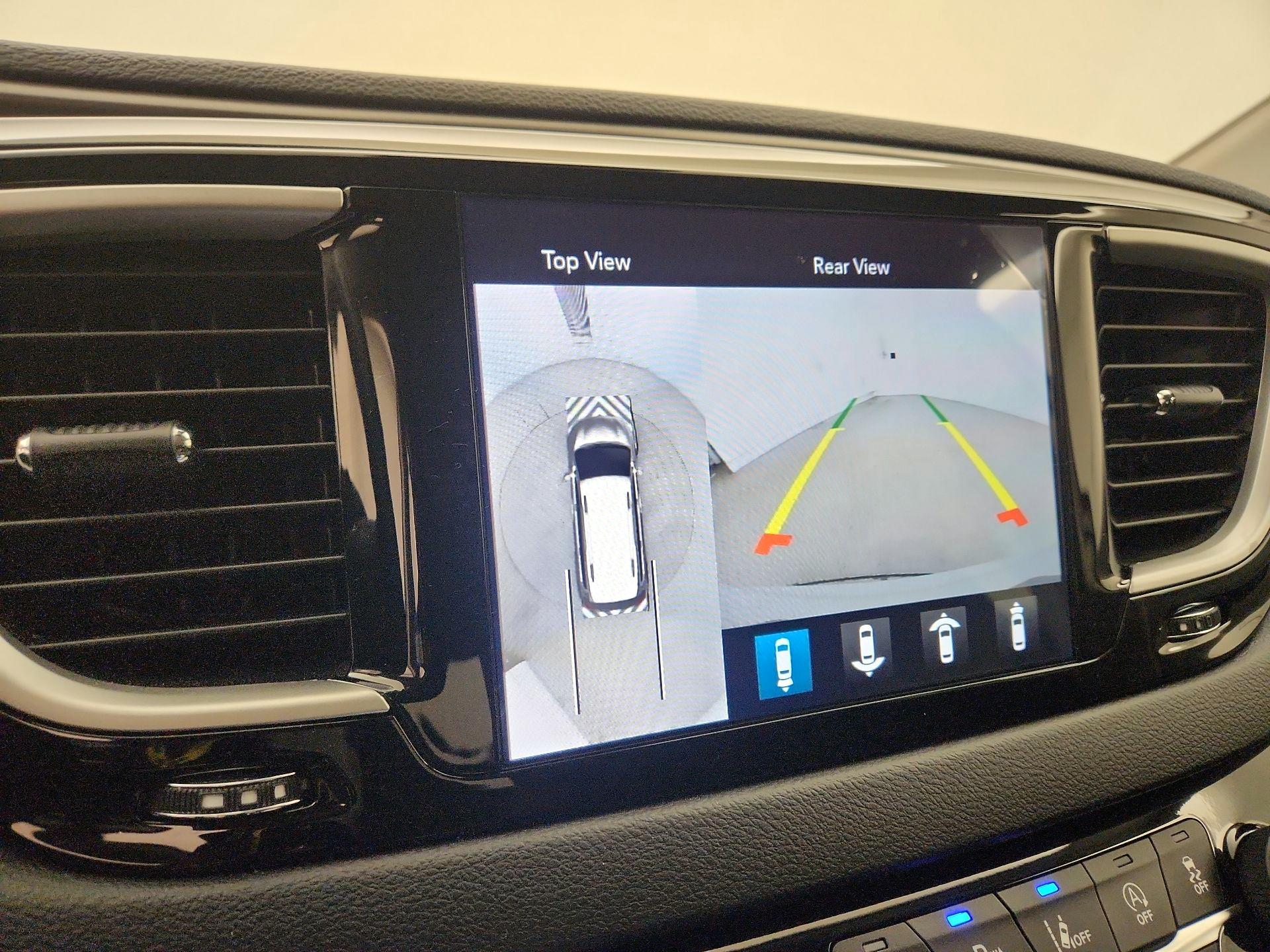 Thumbnail: 2020 Chrysler Pacifica - 14