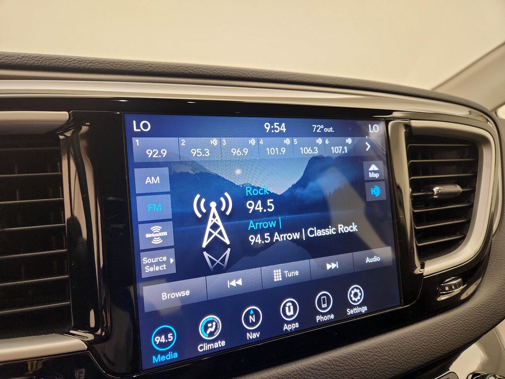 Thumbnail: 2020 Chrysler Pacifica - 15