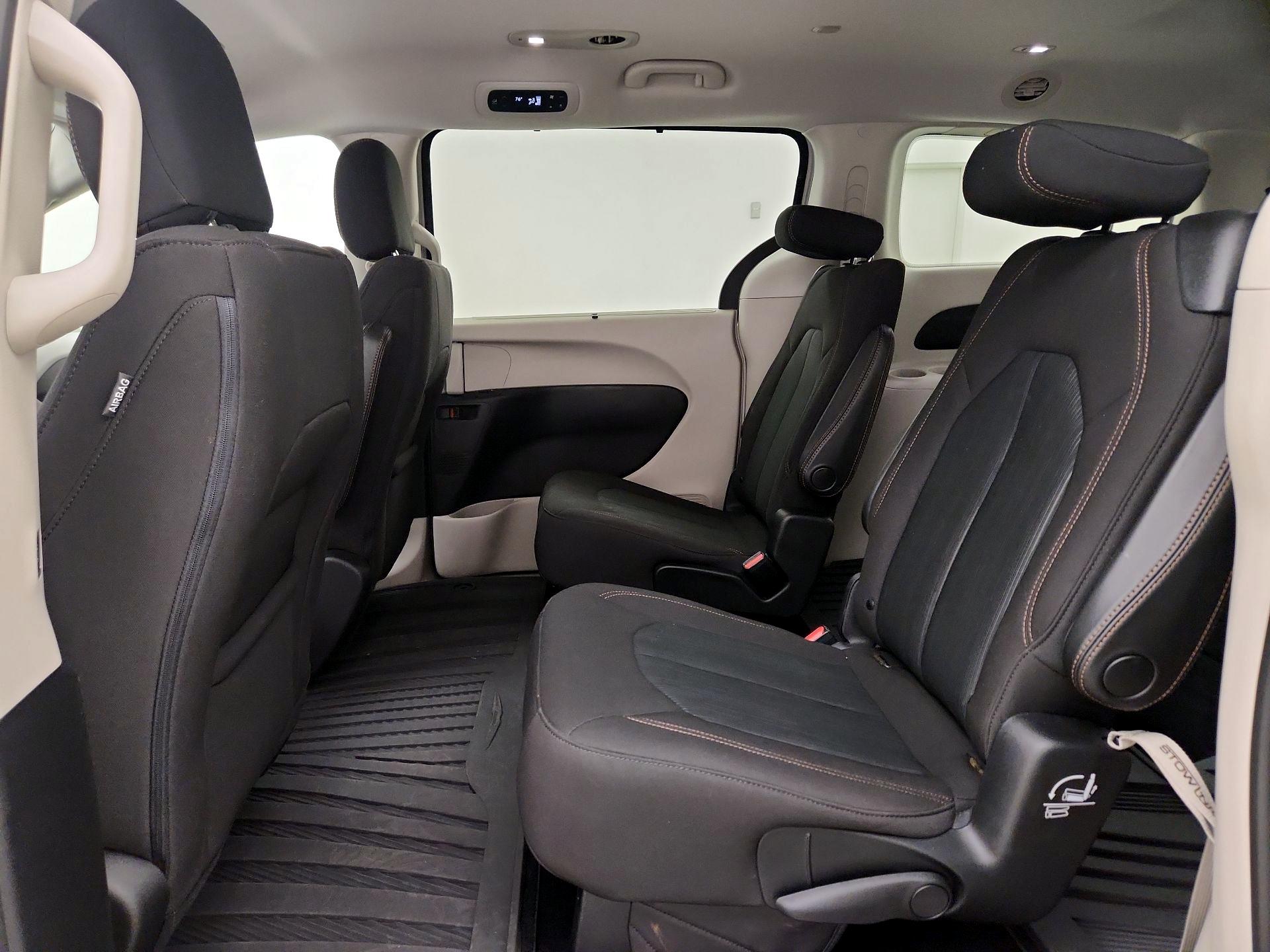 Thumbnail: 2020 Chrysler Pacifica - 19