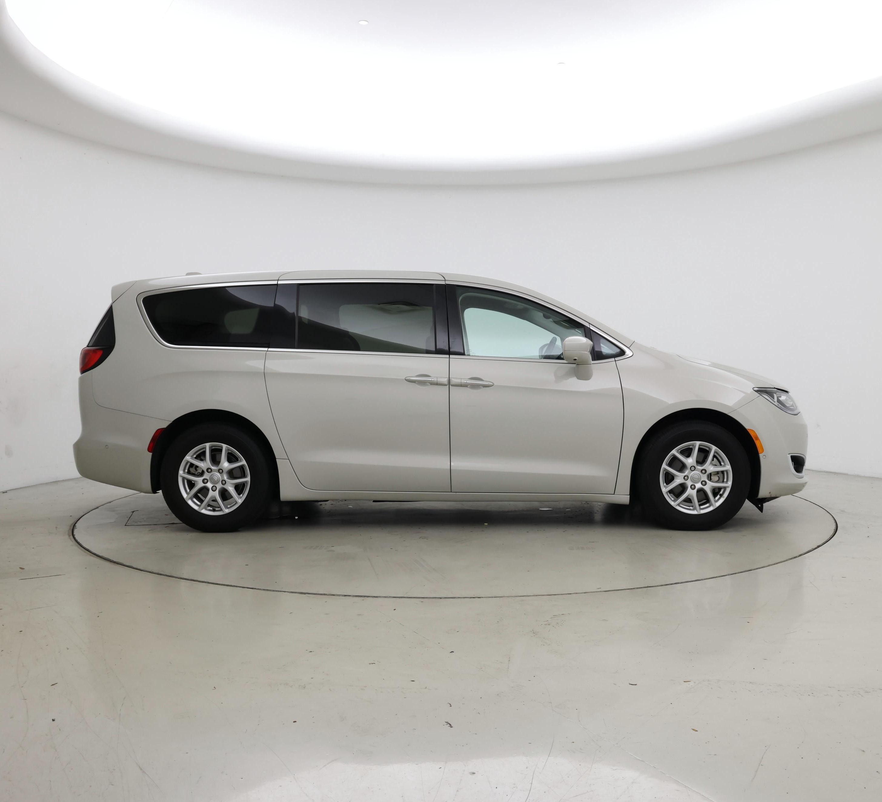 Thumbnail: 2020 Chrysler Pacifica - 7