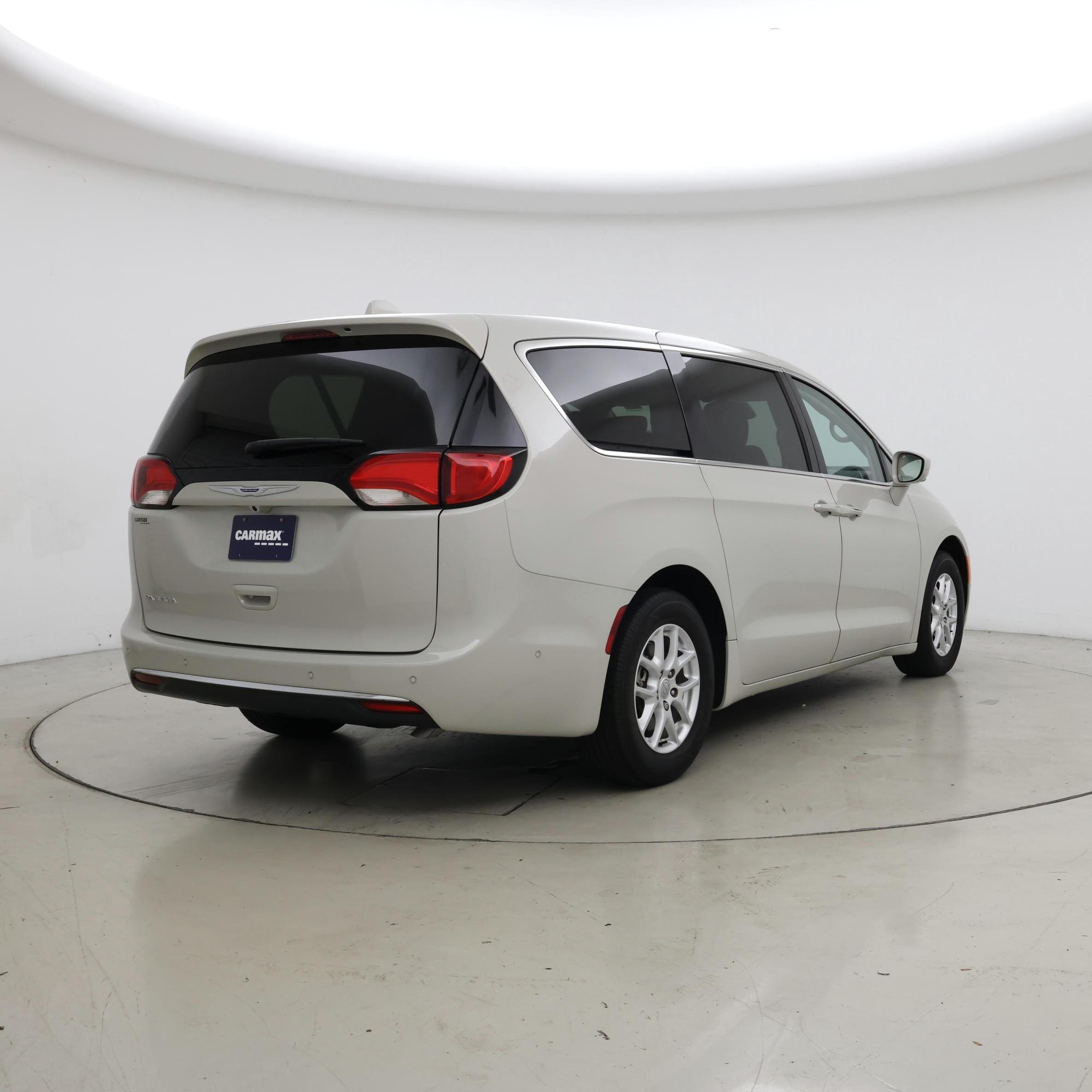 Thumbnail: 2020 Chrysler Pacifica - 8