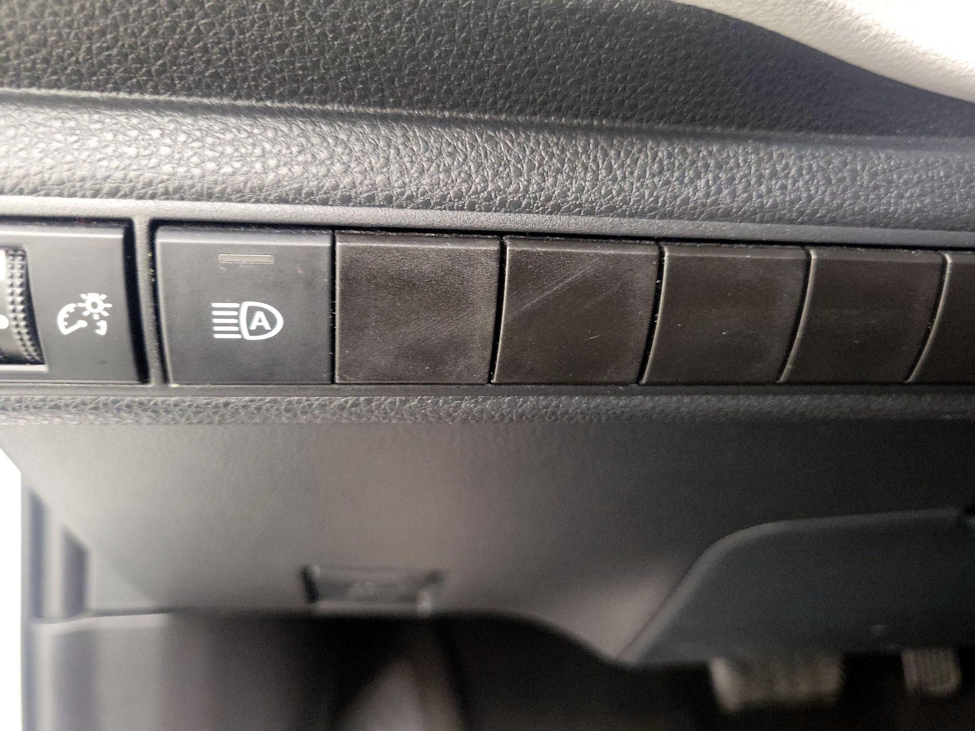 Thumbnail: 2021 Toyota Corolla - 13