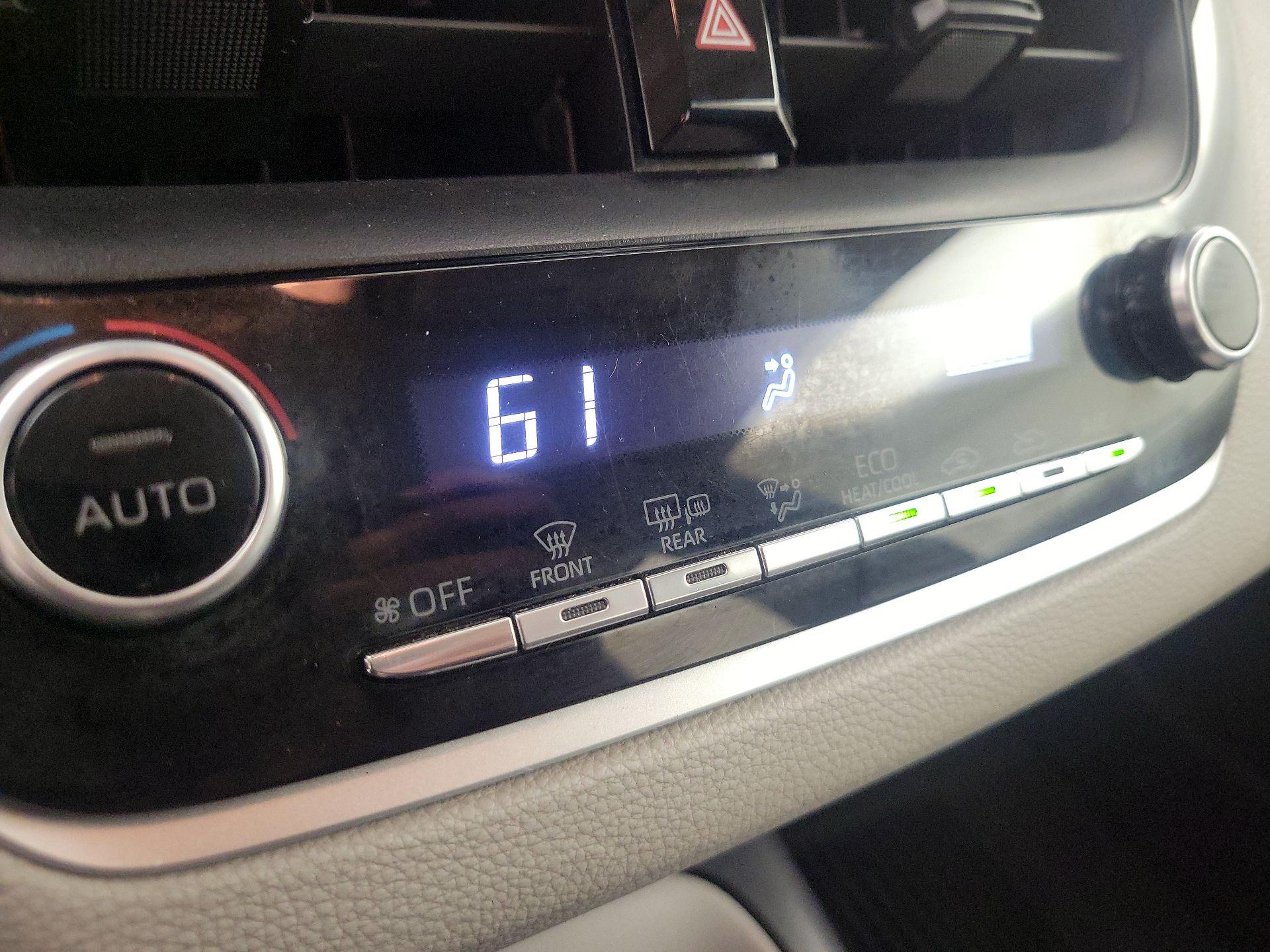 Thumbnail: 2021 Toyota Corolla - 16