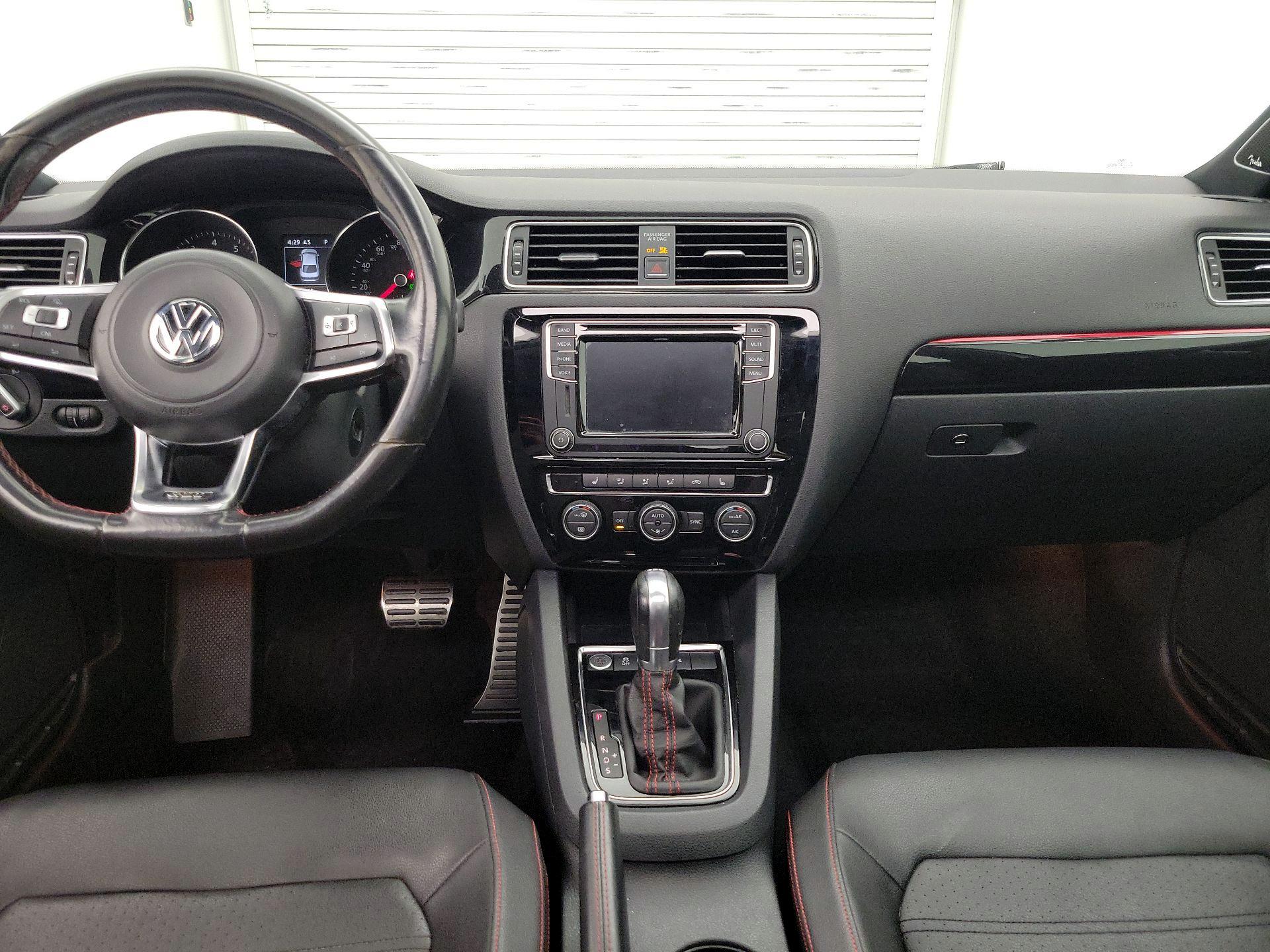 Thumbnail: 2016 Volkswagen Jetta - 9