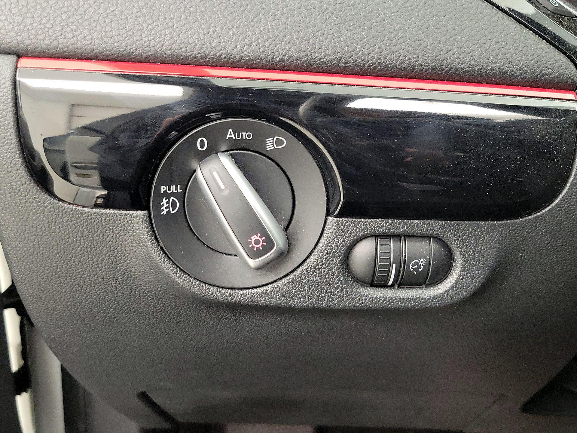 Thumbnail: 2016 Volkswagen Jetta - 13